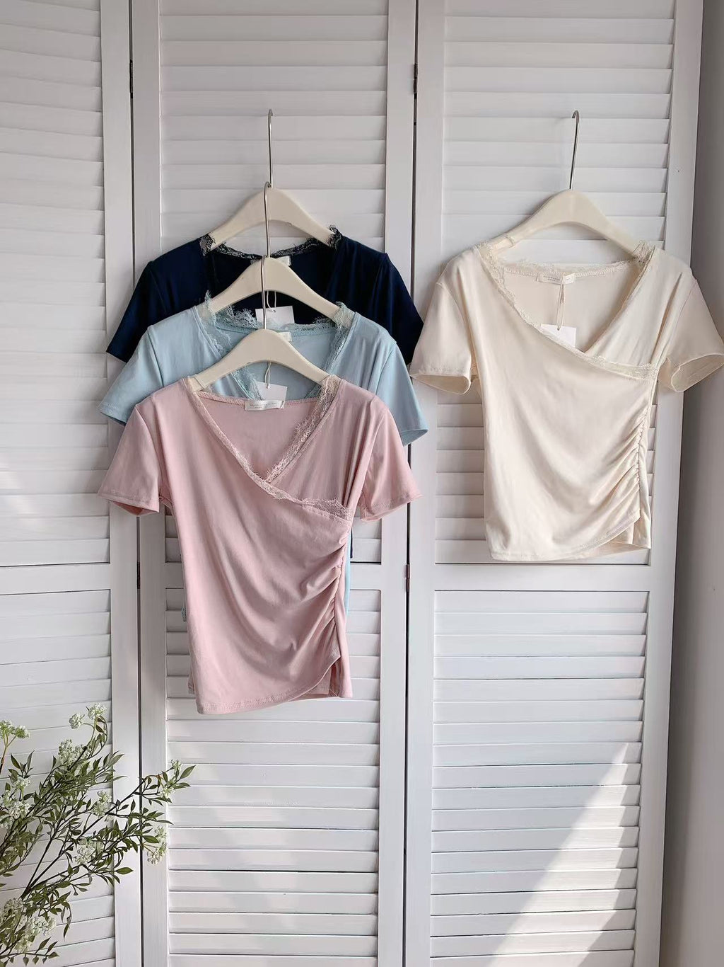 HELLO MILK TEE- 86146 V領小衫