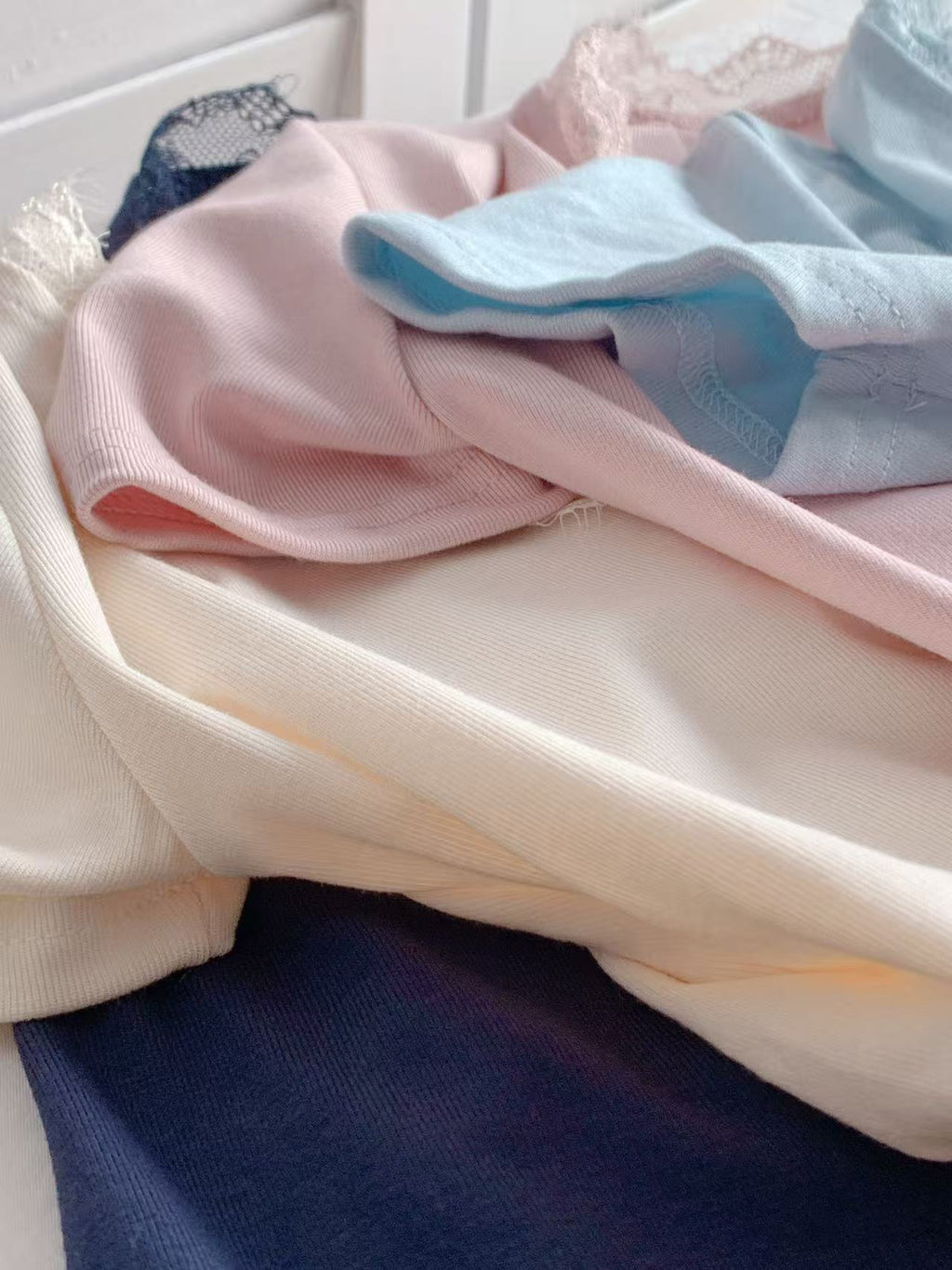 HELLO MILK TEE- 86146 V領小衫