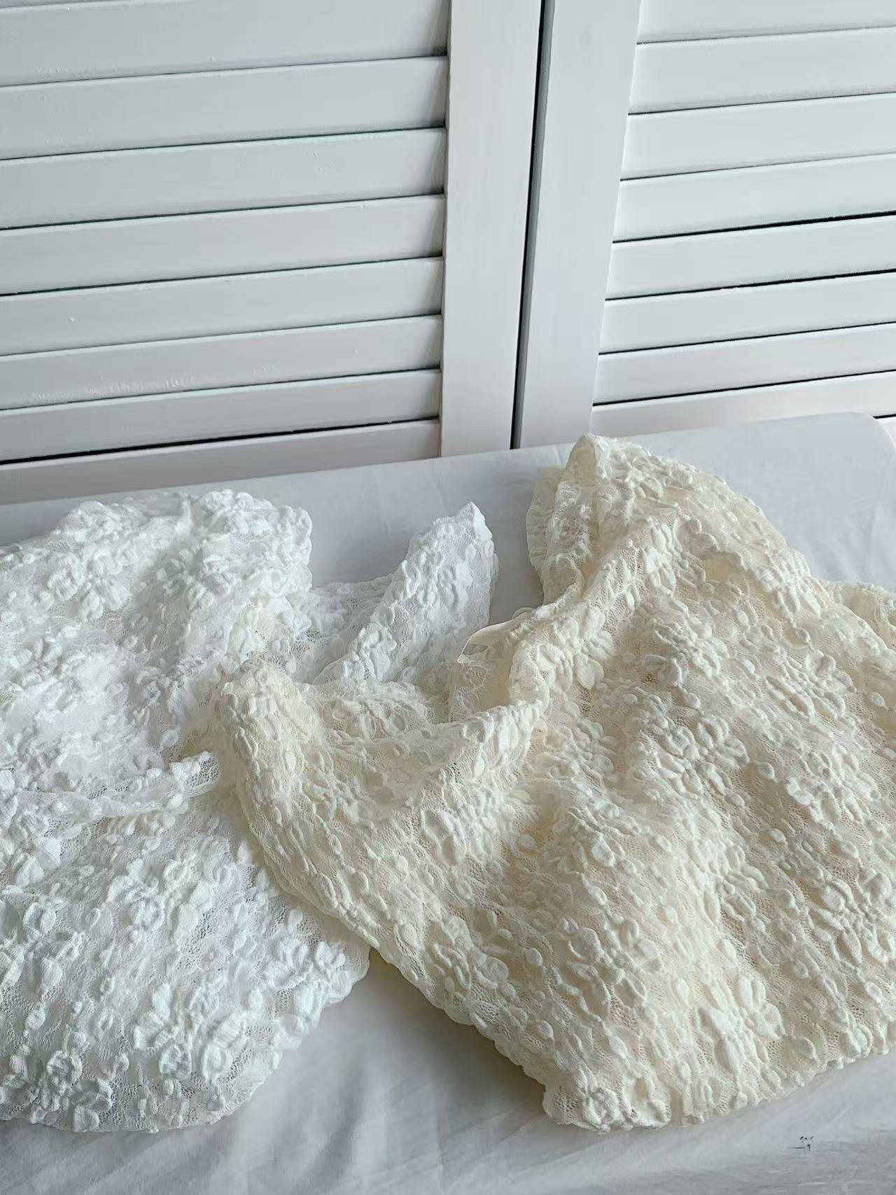 HELLO MILK TEE- 86109 蕾絲小衫