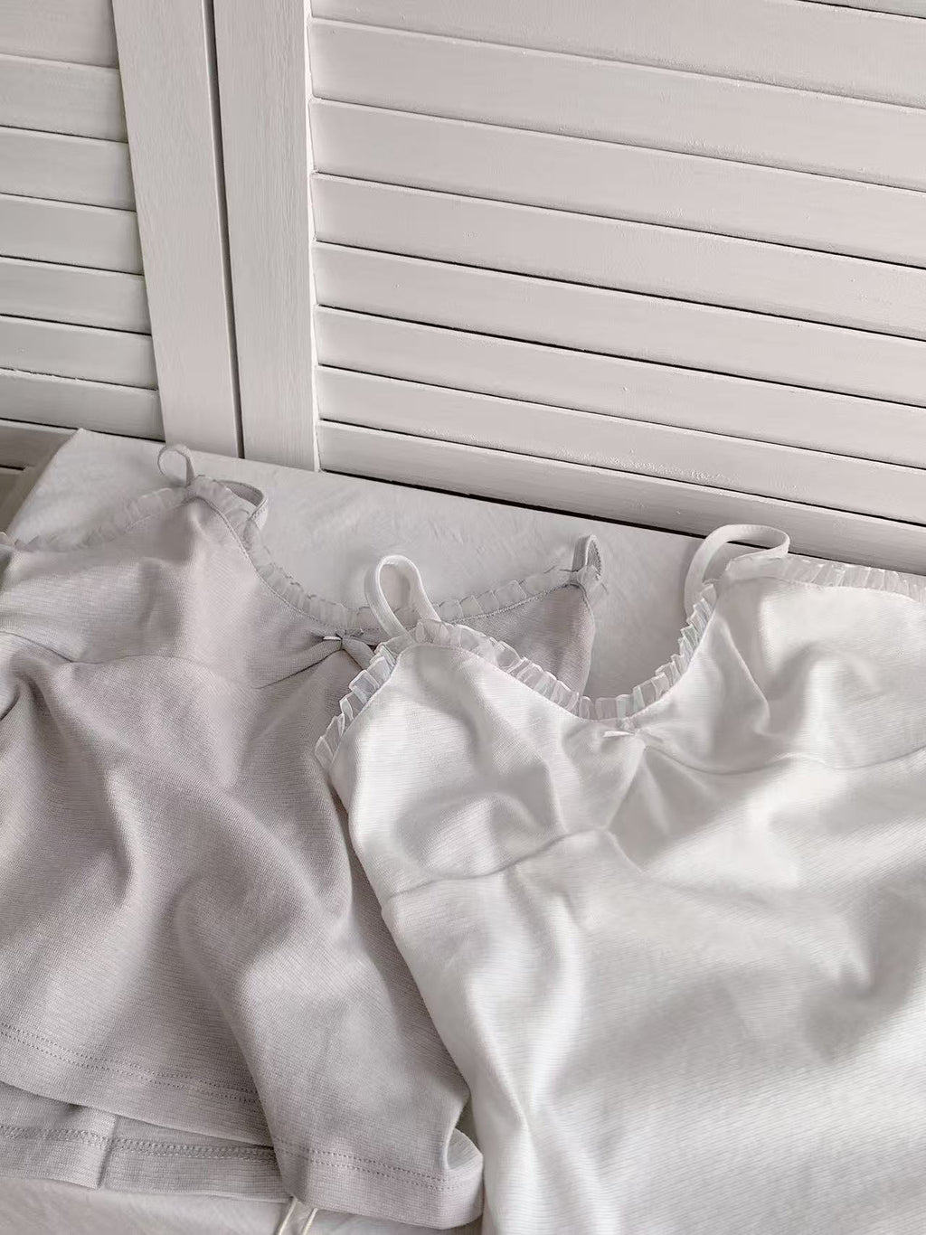 HELLO MILK TEE- 86098 蝴蝶結背心