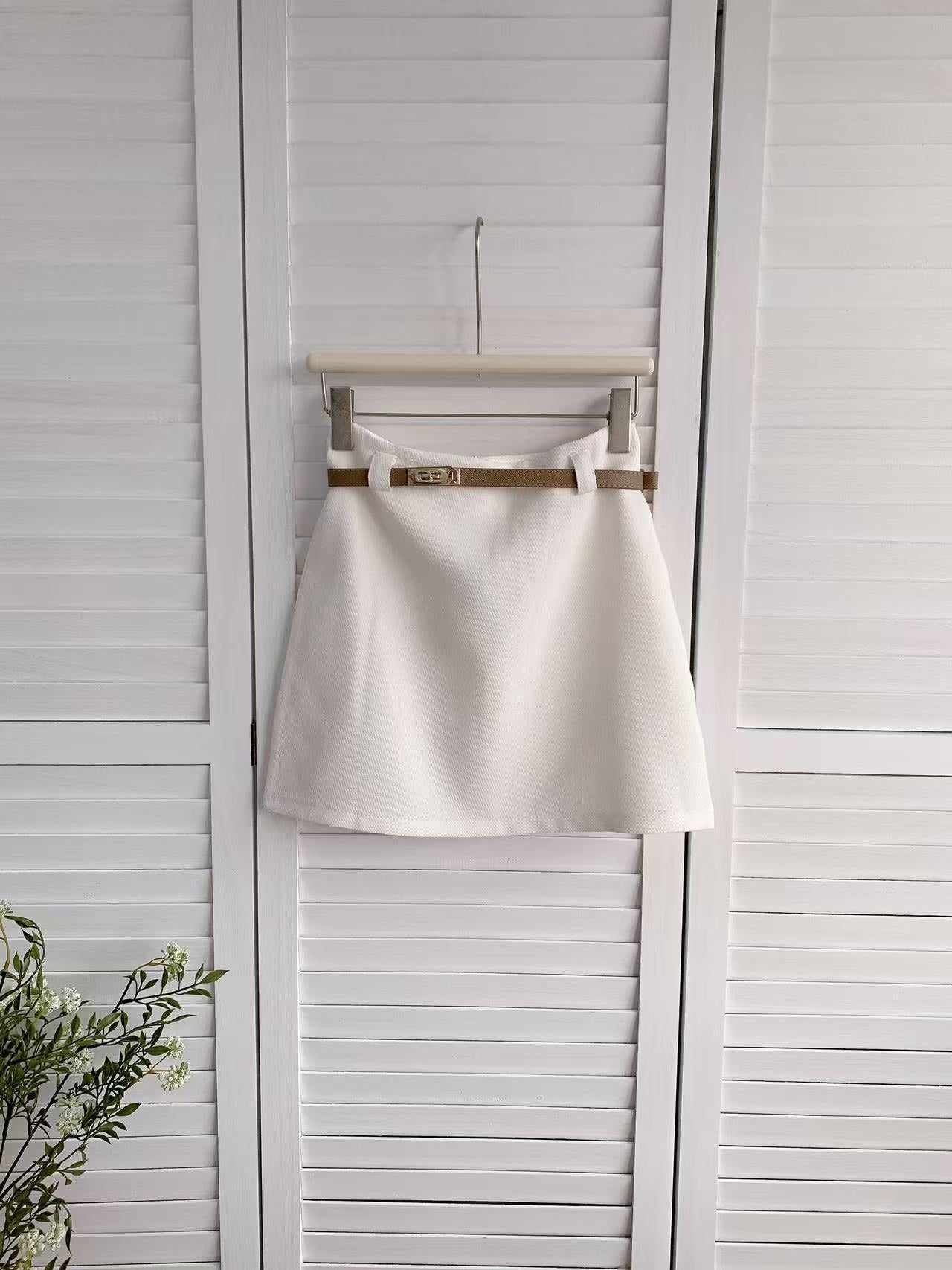 HELLO MILK TEE- 86148 皮帶短裙