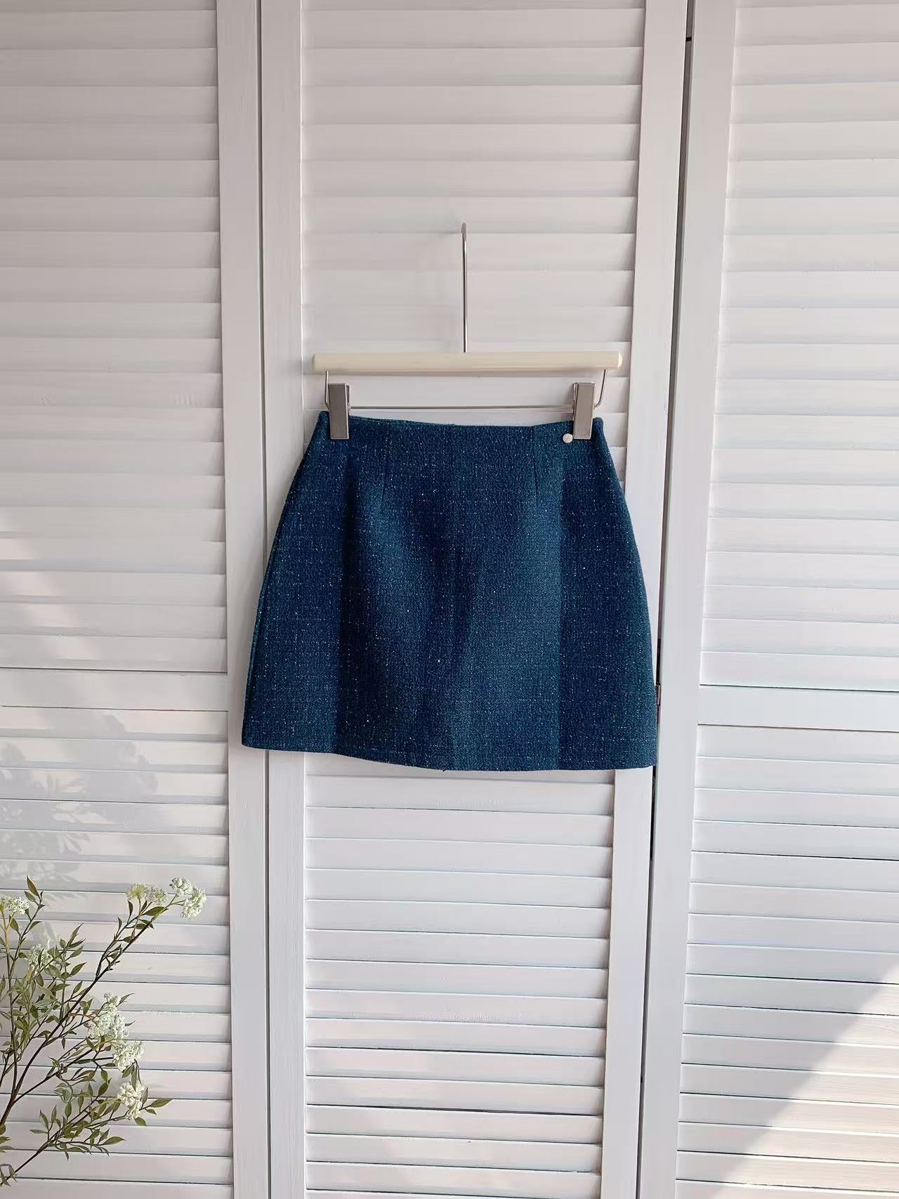 HELLO MILK TEE- 86152 呢料短裙