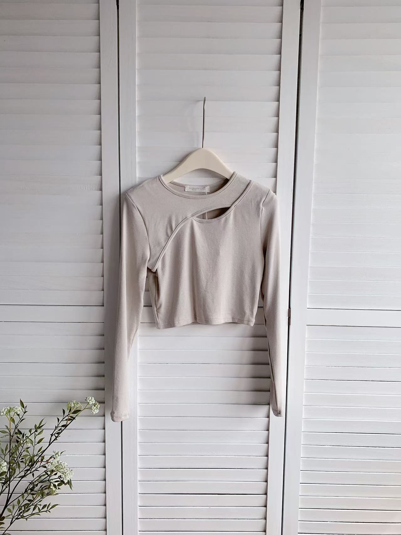 HELLO MILK TEE- 86029 鏤空上衣