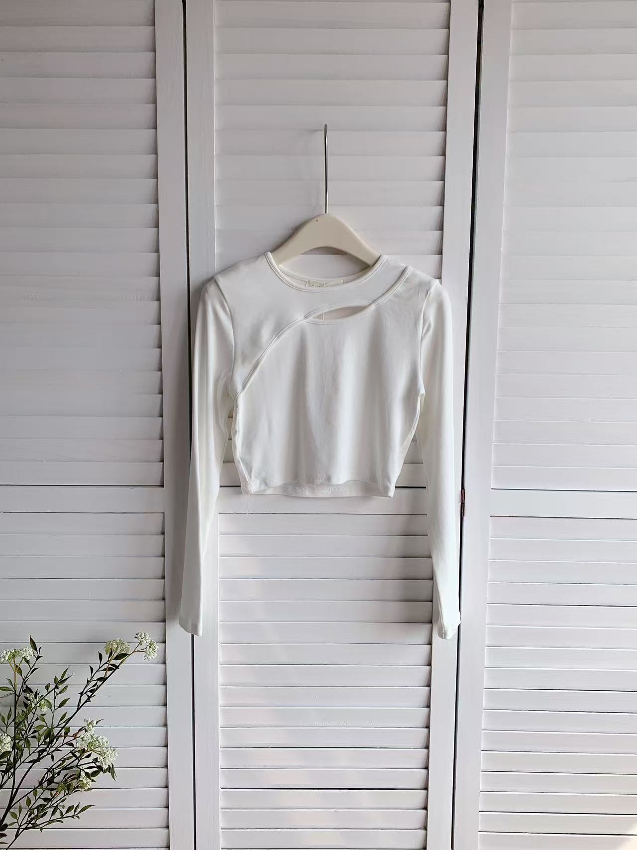 HELLO MILK TEE- 86029 鏤空上衣