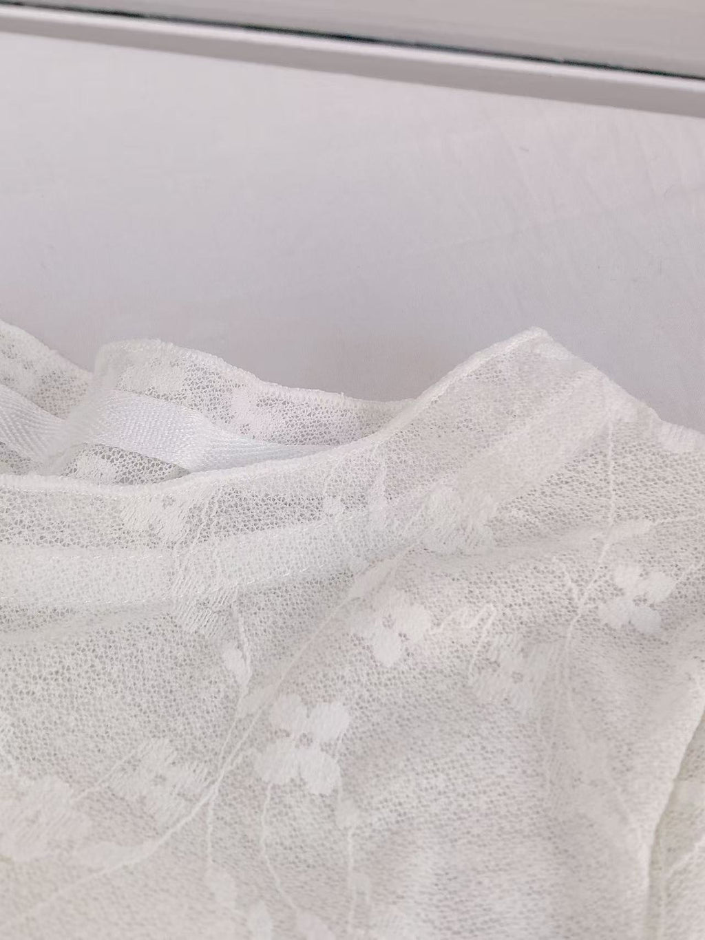 HELLO MILK TEE- 86123 花朵打底上衣