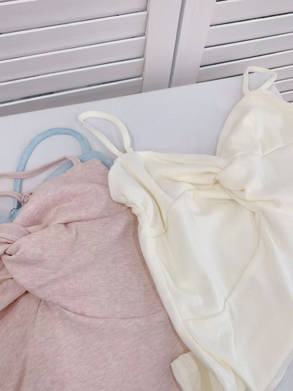 HELLO MILK TEE- 86130 扭結吊帶背心