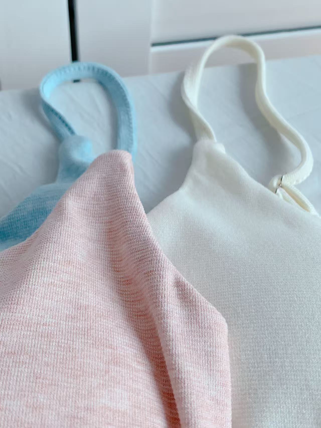 HELLO MILK TEE- 86140 U領吊帶背心