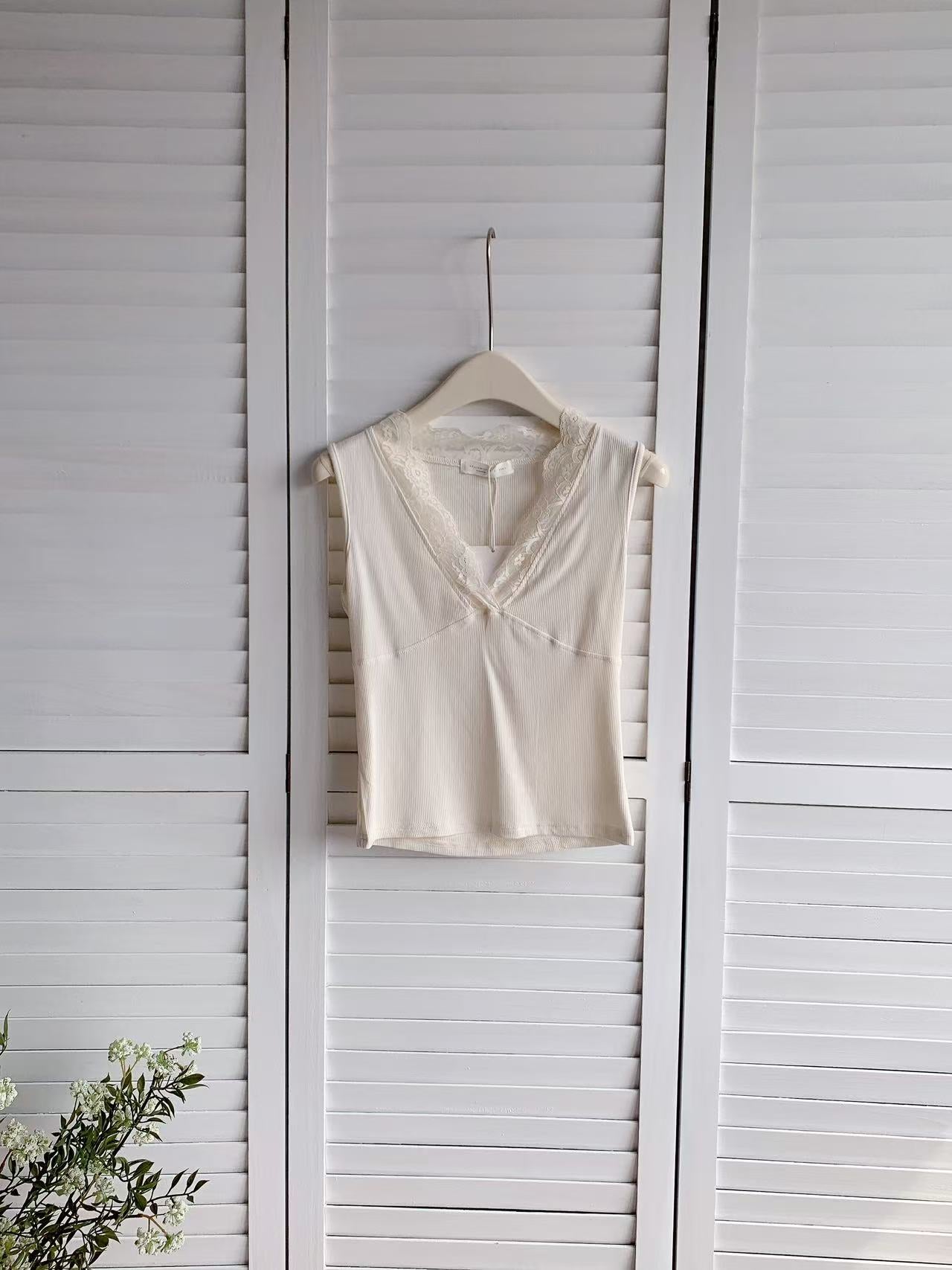 HELLO MILK TEE- 86112 蕾絲背心