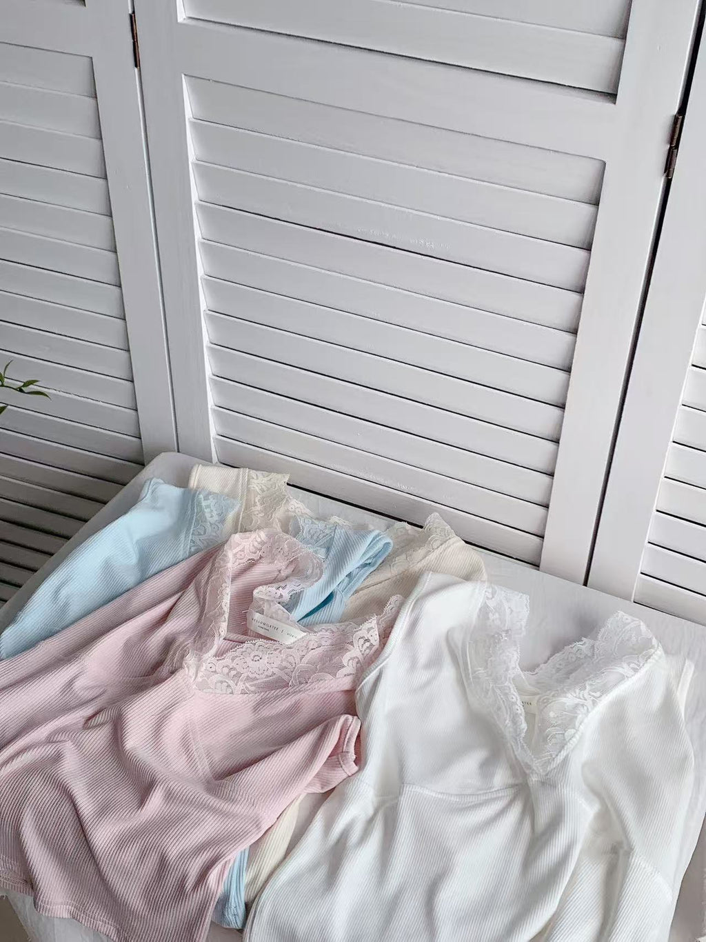 HELLO MILK TEE- 86112 蕾絲背心