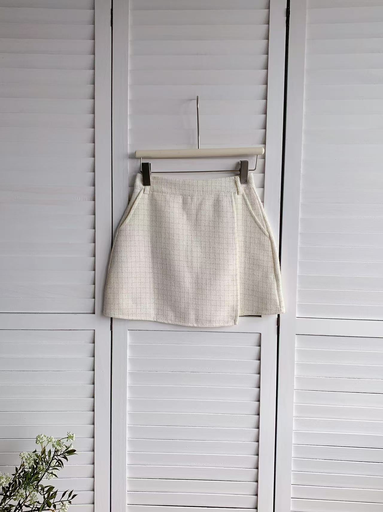 HELLO MILK TEE- 86150 西裝短裙(附腰帶)