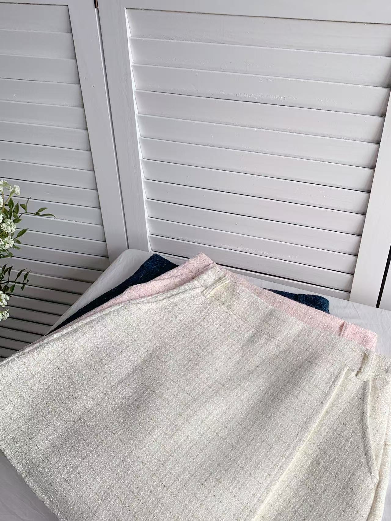 HELLO MILK TEE- 86150 西裝短裙(附腰帶)