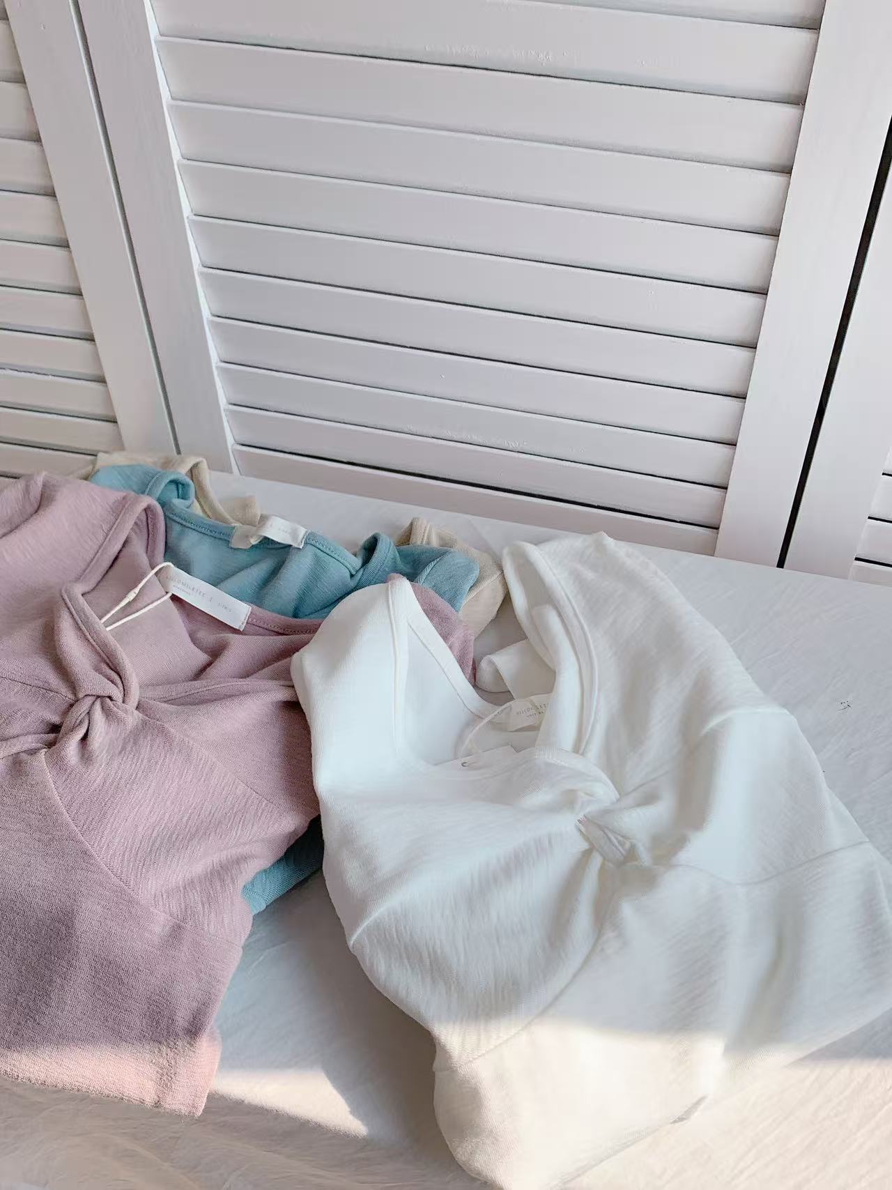 HELLO MILK TEE- 86081 扭結長袖