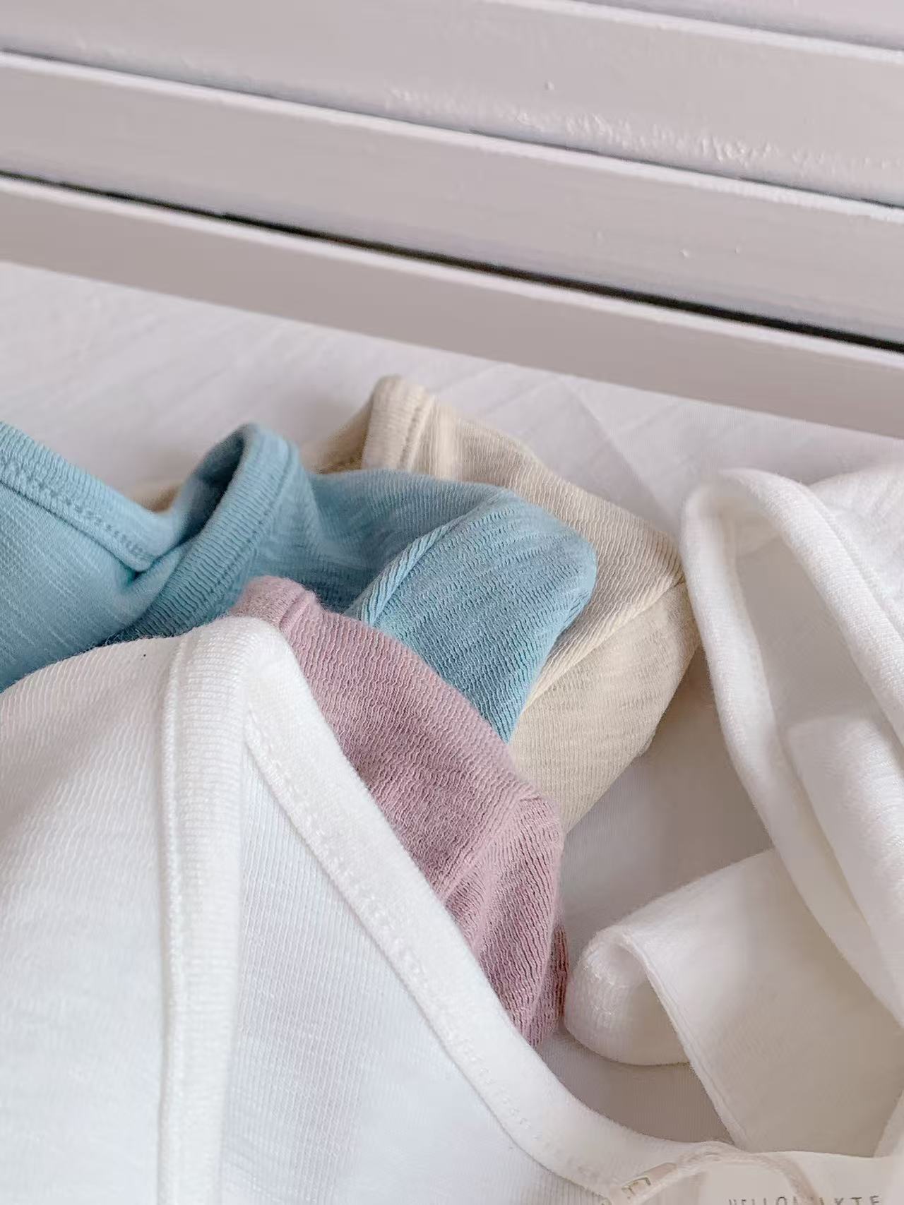 HELLO MILK TEE- 86081 扭結長袖