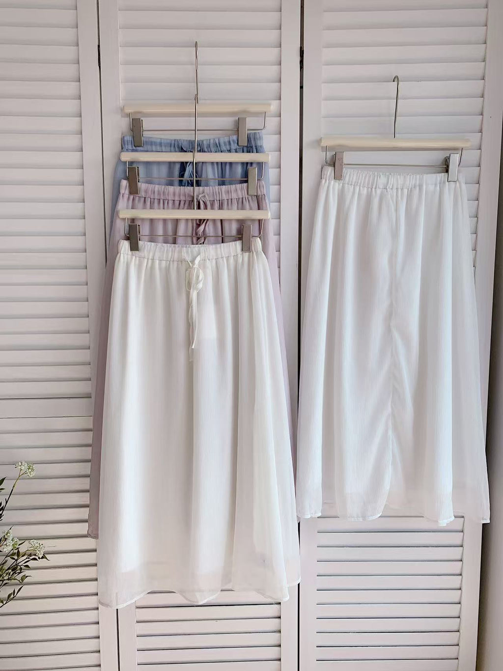 HELLO MILK TEE- 86064 亮絲半裙