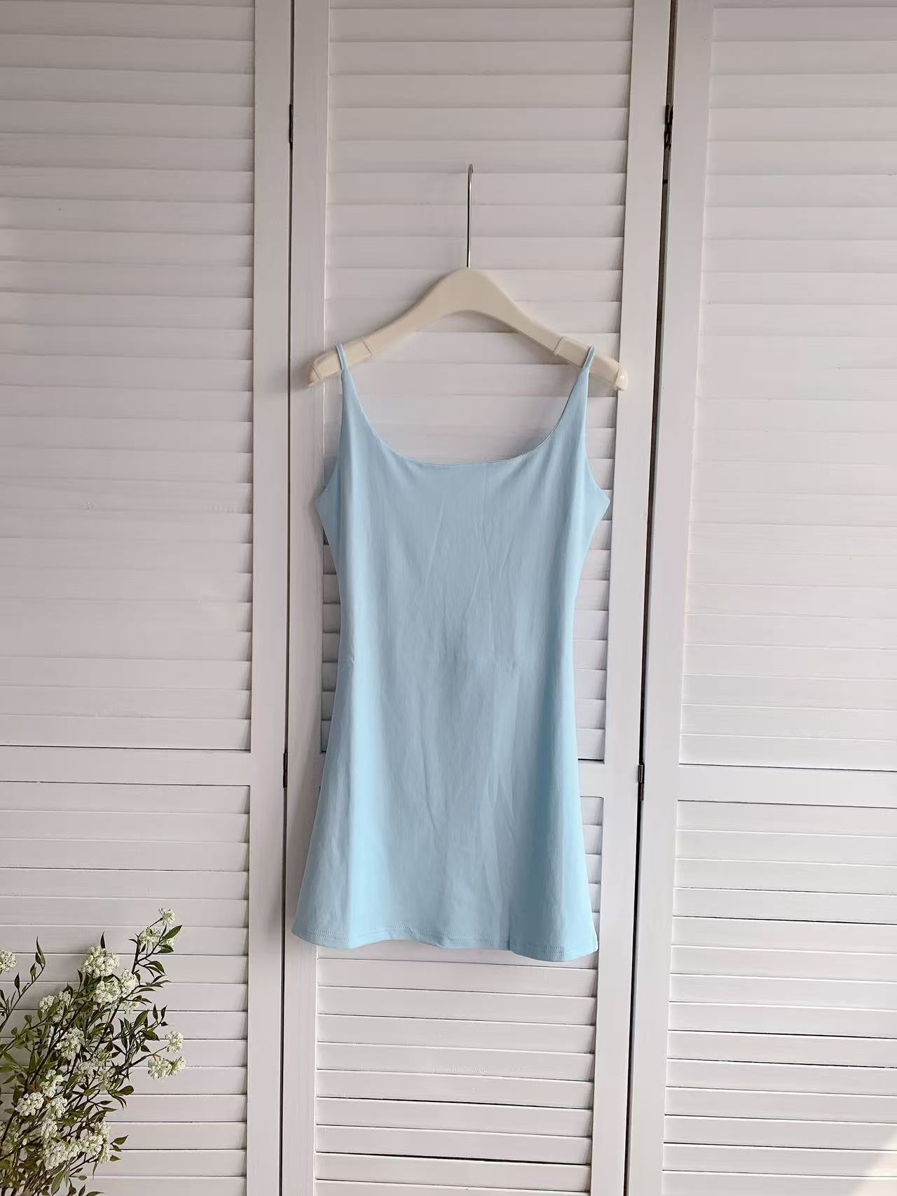 HELLO MILK TEE- 86135 淨色吊帶裙