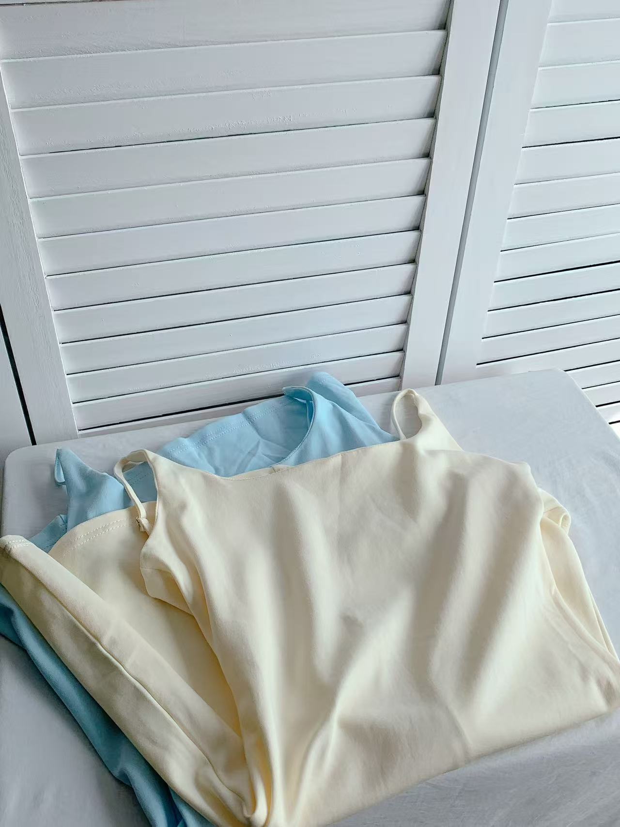 HELLO MILK TEE- 86135 淨色吊帶裙