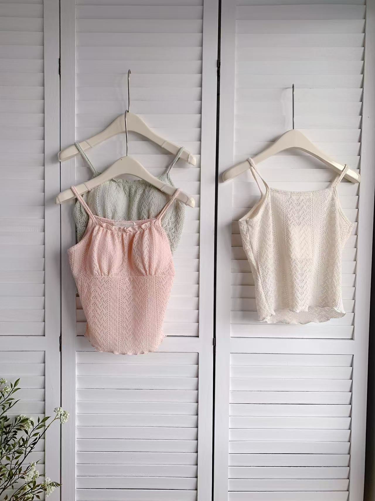 HELLO MILK TEE- 86128 鏤空吊帶衫