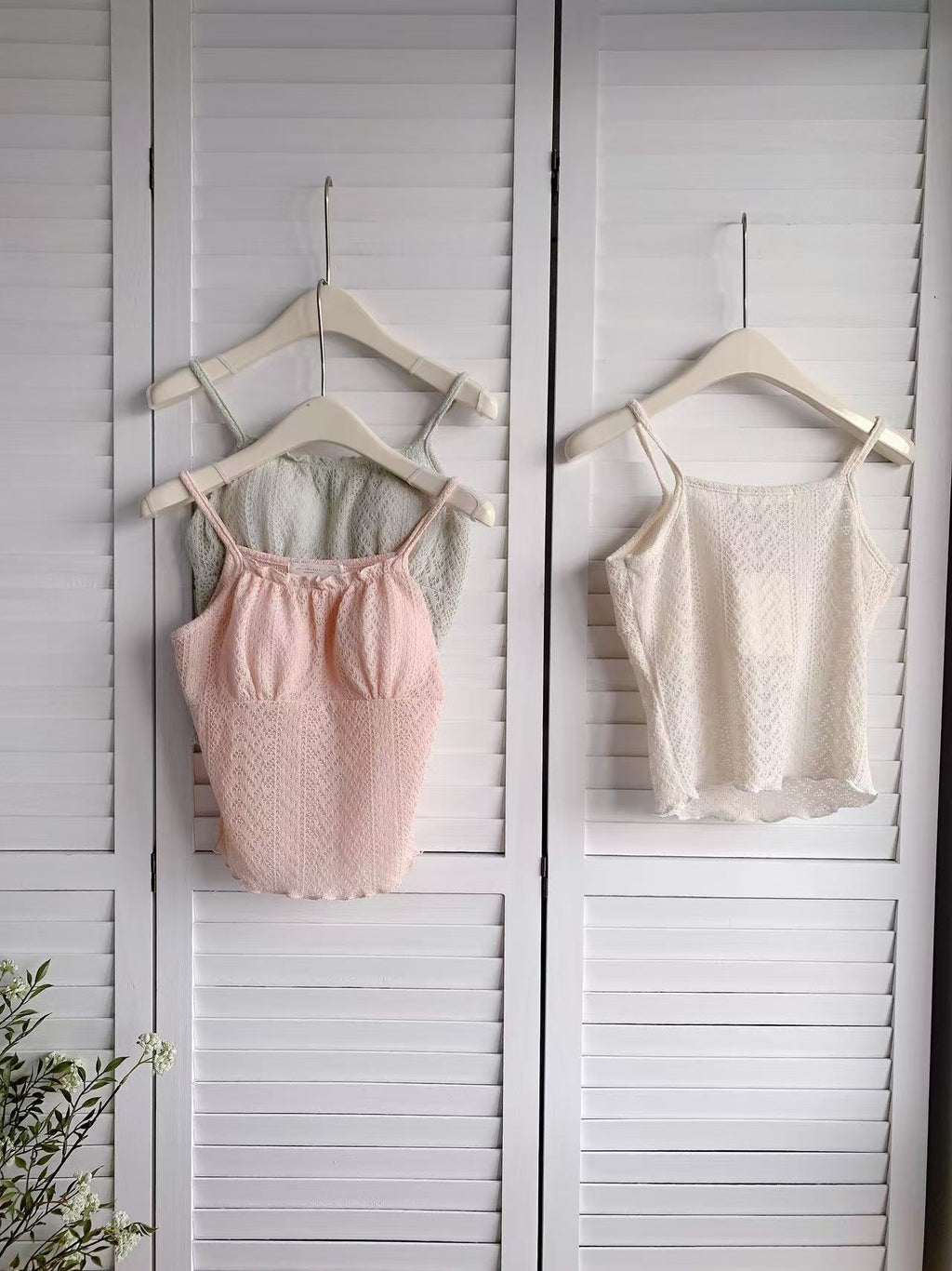 HELLO MILK TEE- 86128 鏤空吊帶衫