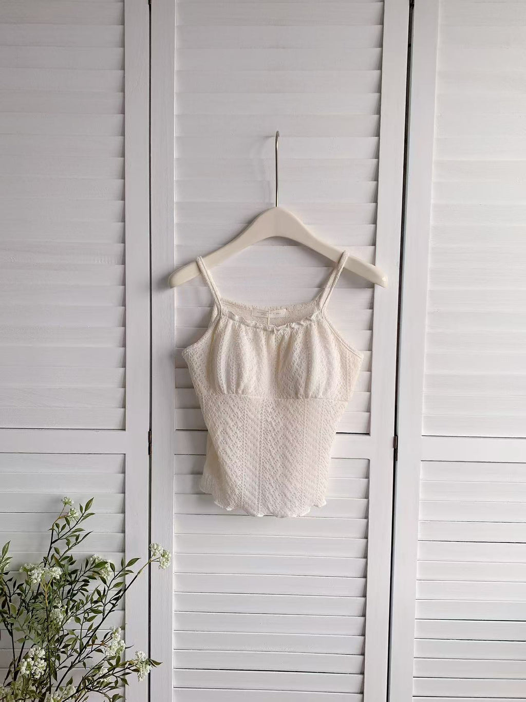 HELLO MILK TEE- 86128 鏤空吊帶衫