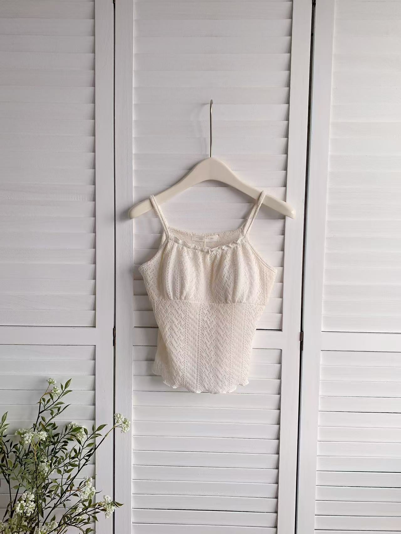 HELLO MILK TEE- 86128 鏤空吊帶衫