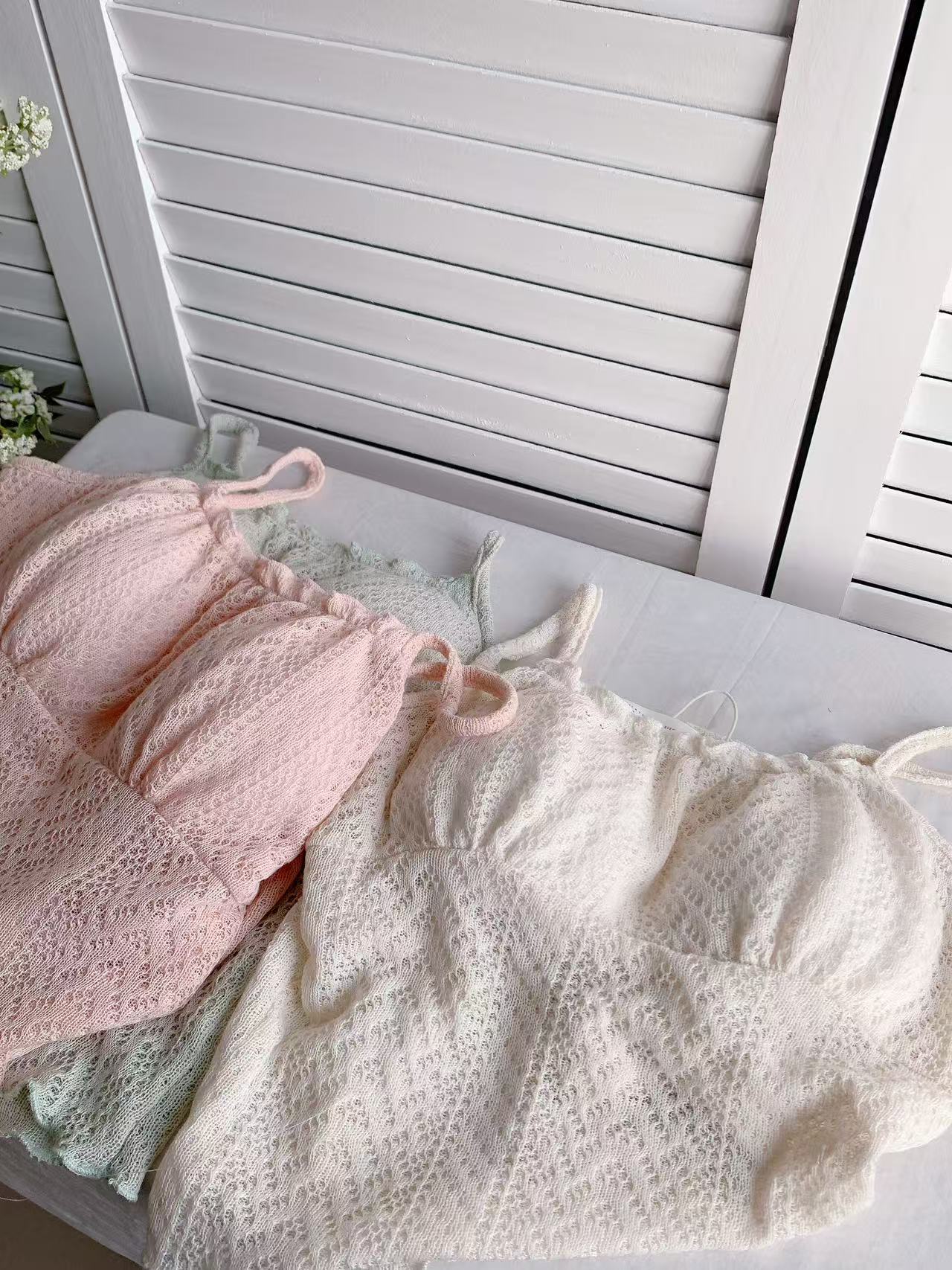 HELLO MILK TEE- 86128 鏤空吊帶衫