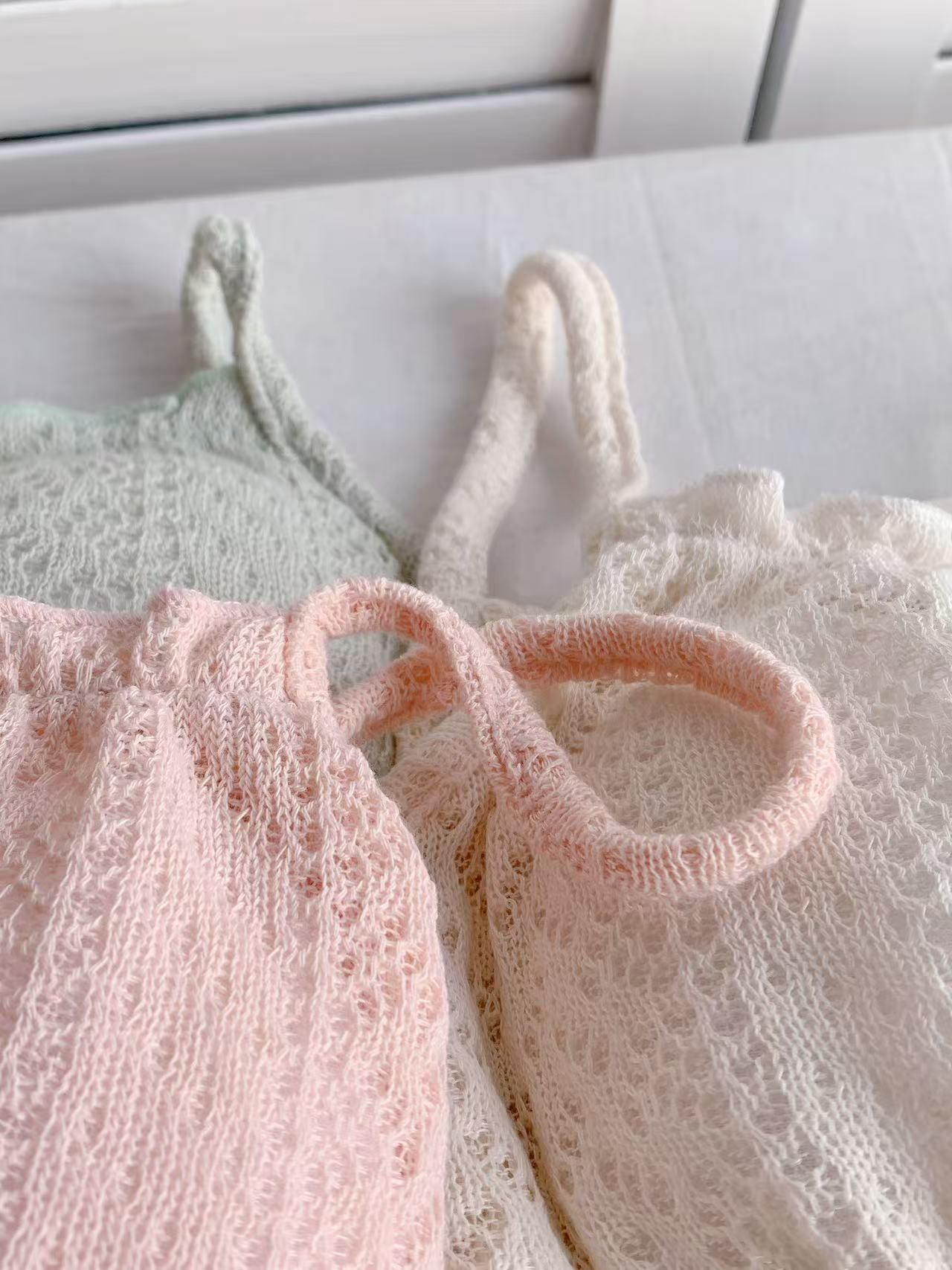 HELLO MILK TEE- 86128 鏤空吊帶衫