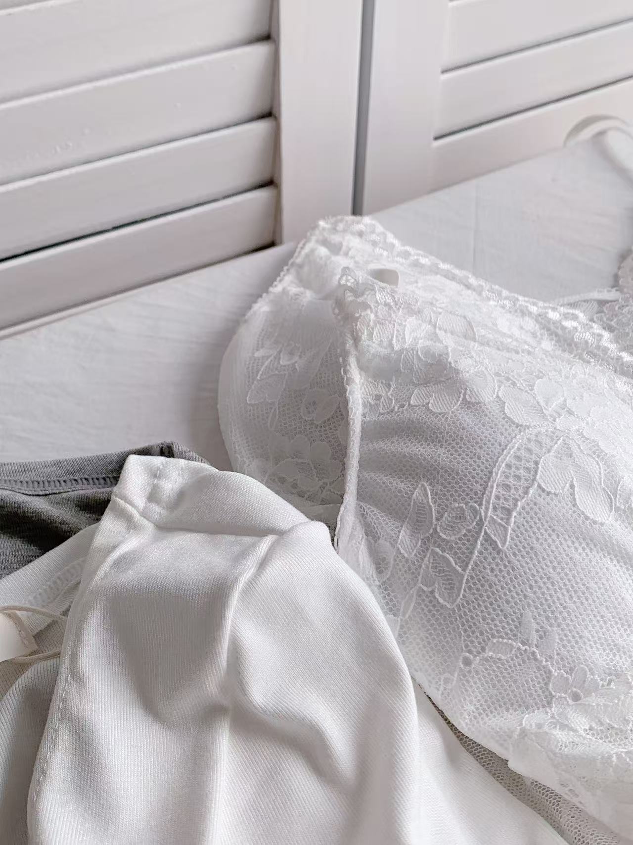 HELLO MILK TEE- 86198 蕾絲有墊背心2件式上衣