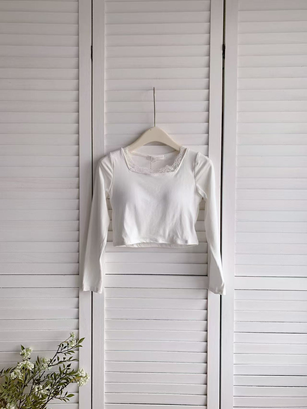HELLO MILK TEE- 86013 蕾絲領上衣