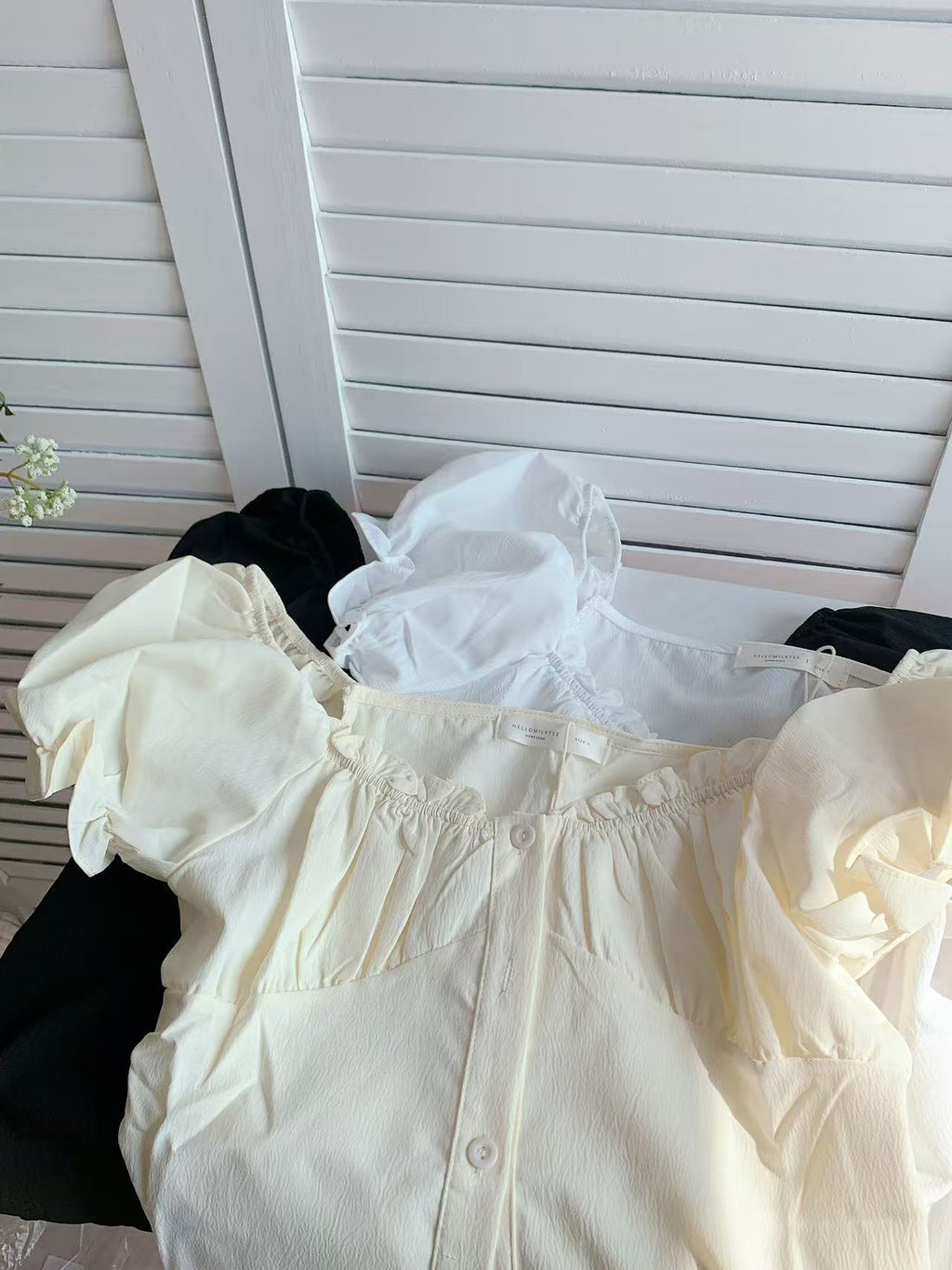 HELLO MILK TEE- 86083 排扣小衫