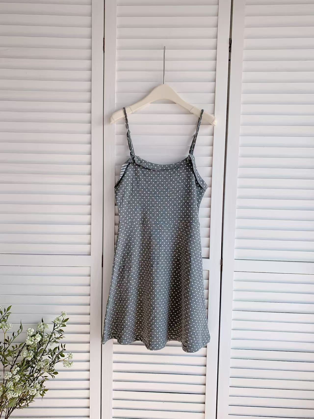 HELLO MILK TEE- 86035 波點吊帶裙