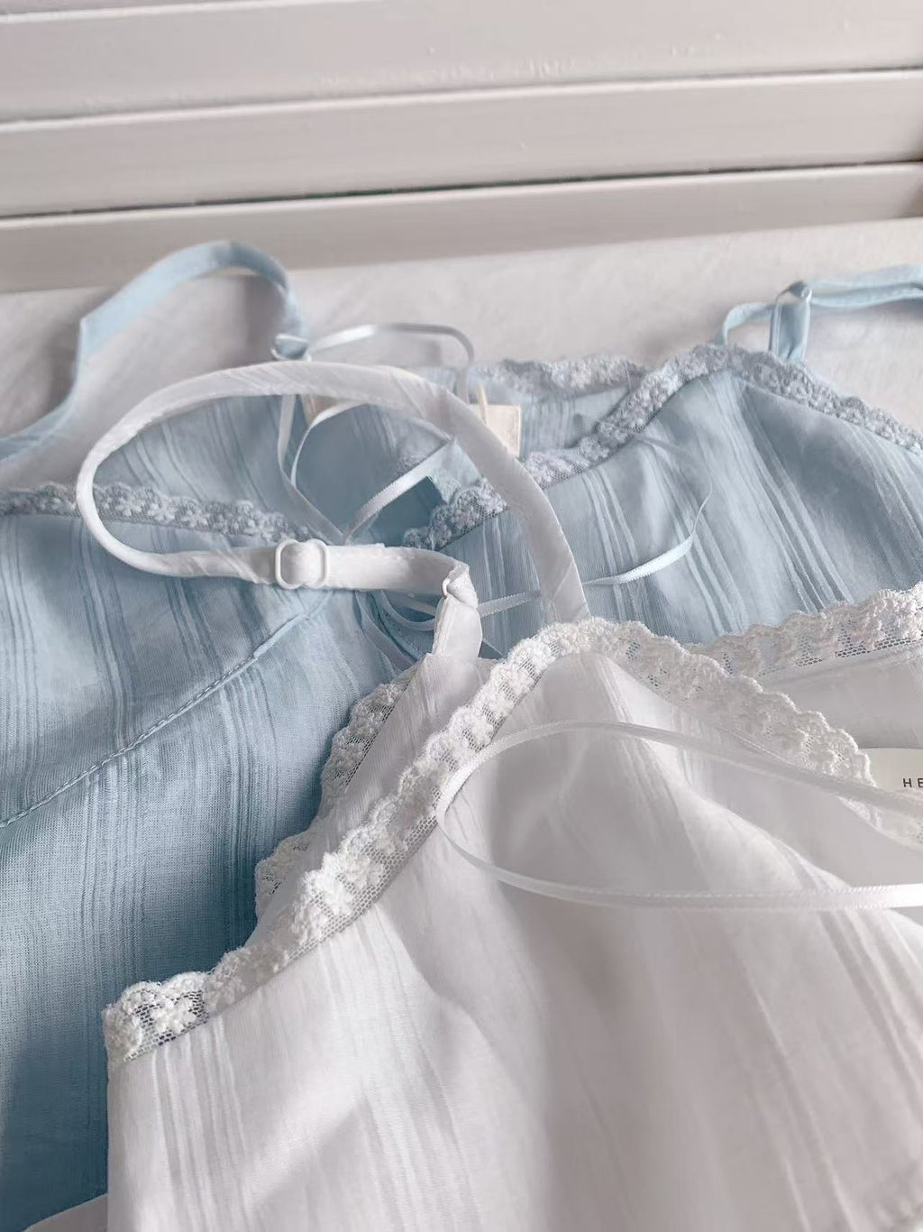 HELLO MILK TEE- 86036 韓系吊帶衫