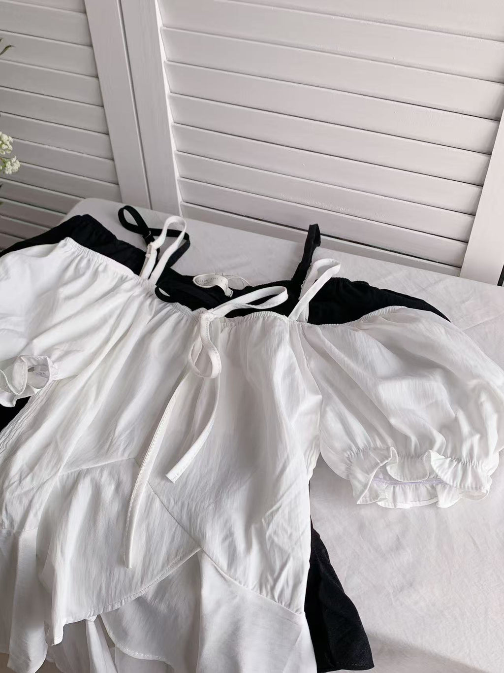 HELLO MILK TEE- 86084 係繩上衣