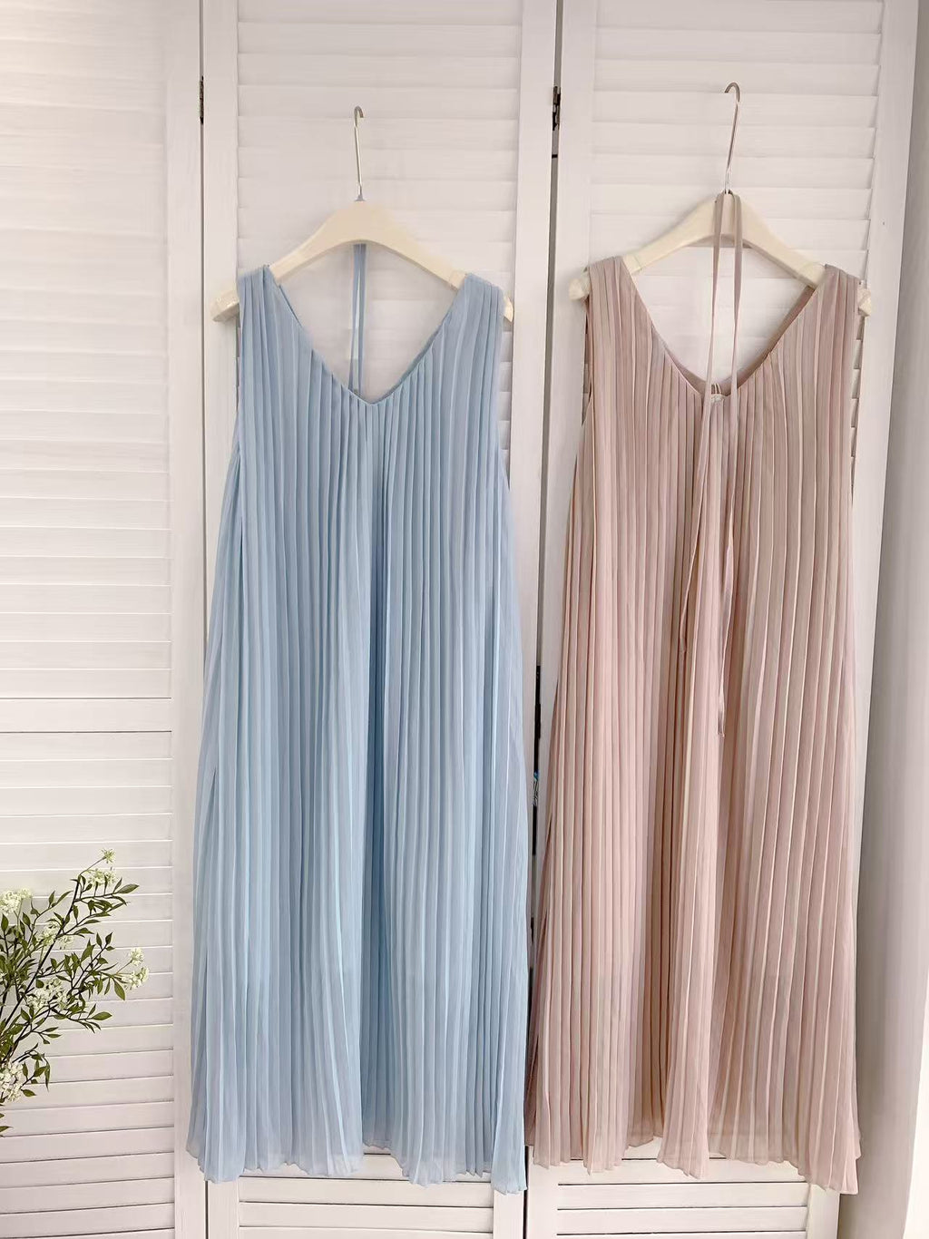 HELLO MILK TEE- 86087 V領連裙