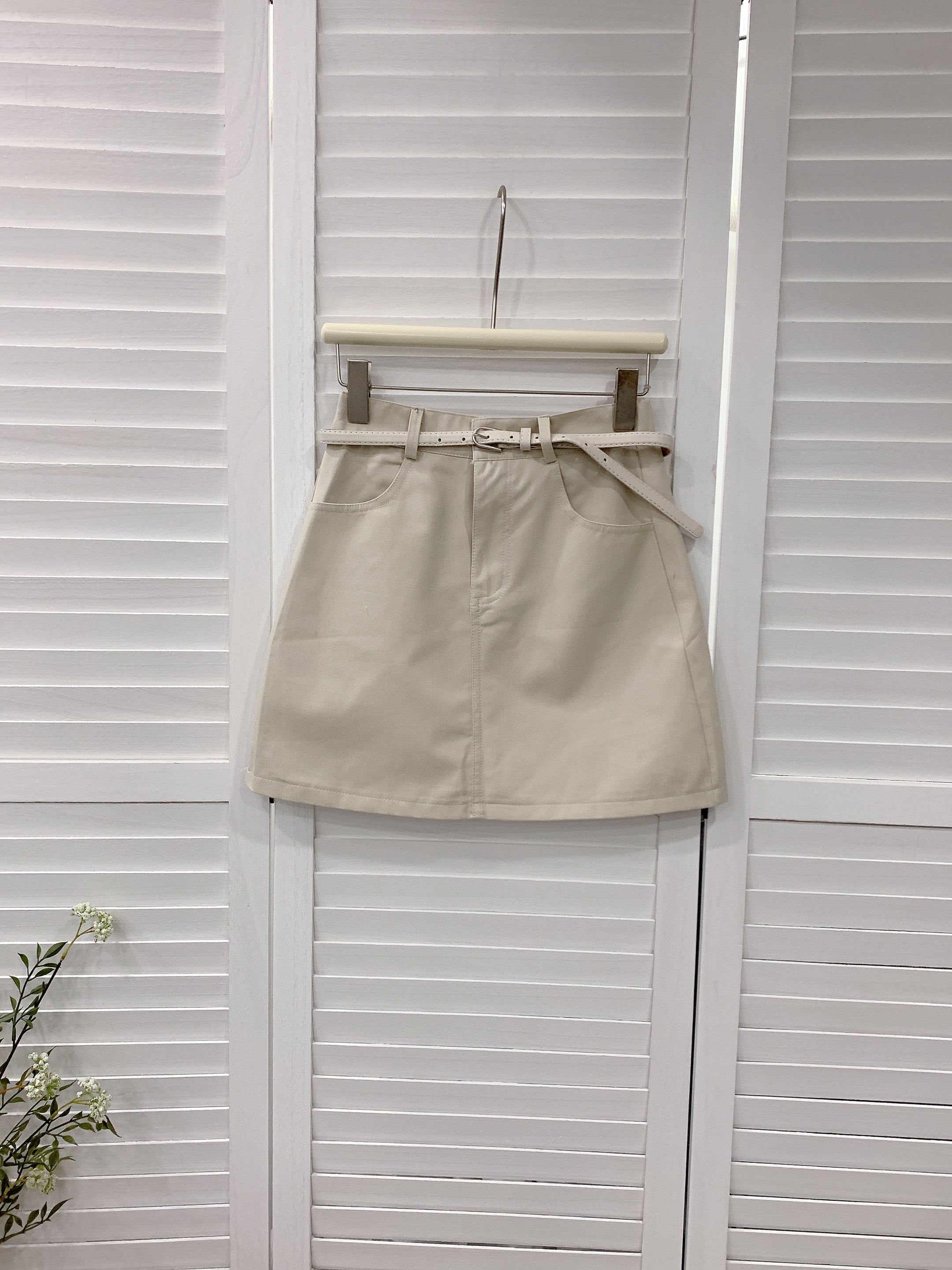 HELLO MILK TEE- 86045 百搭短裙(附腰帶)