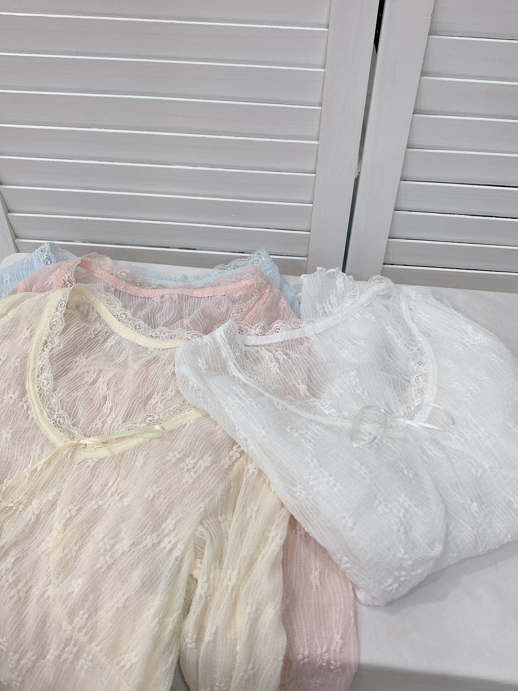 HELLO MILK TEE- 86220 蕾絲上衣