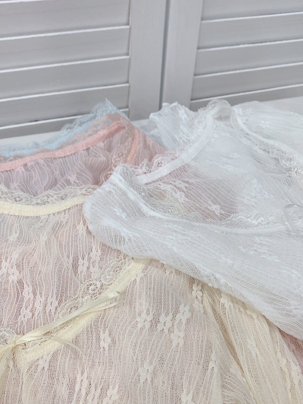 HELLO MILK TEE- 86220 蕾絲上衣