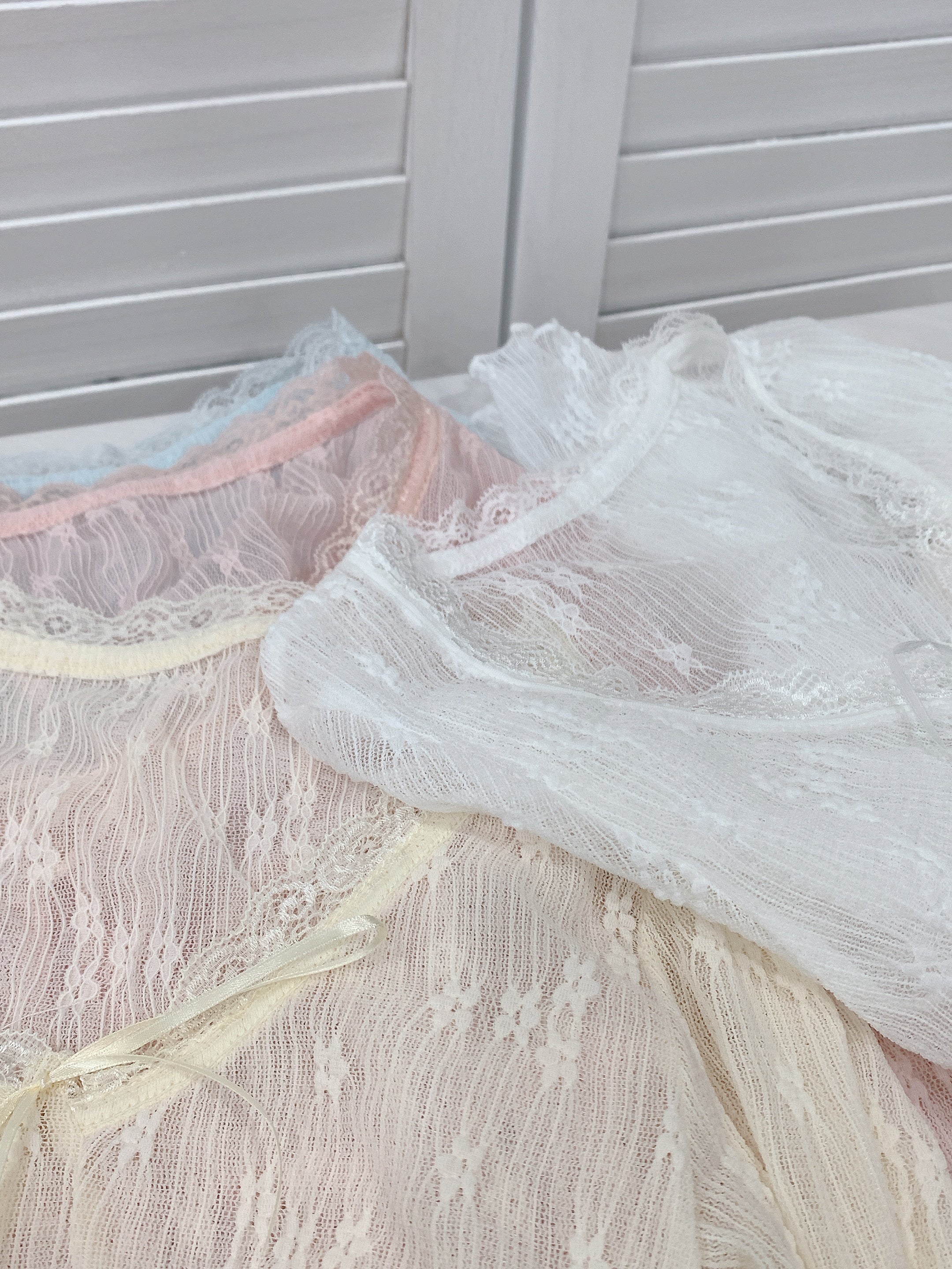 HELLO MILK TEE- 86220 蕾絲上衣