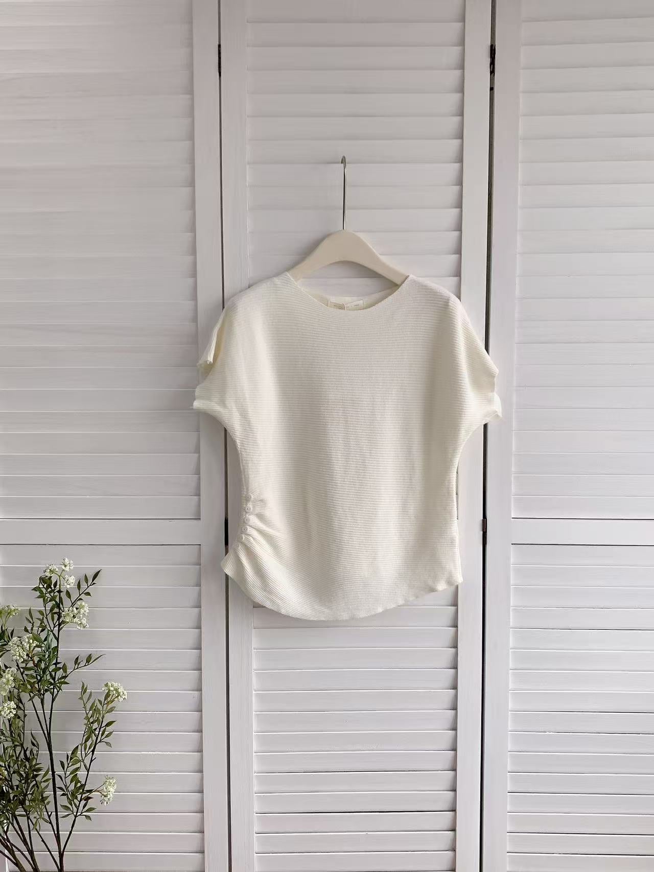 HELLO MILK TEE- 86185 旁扣子小衫