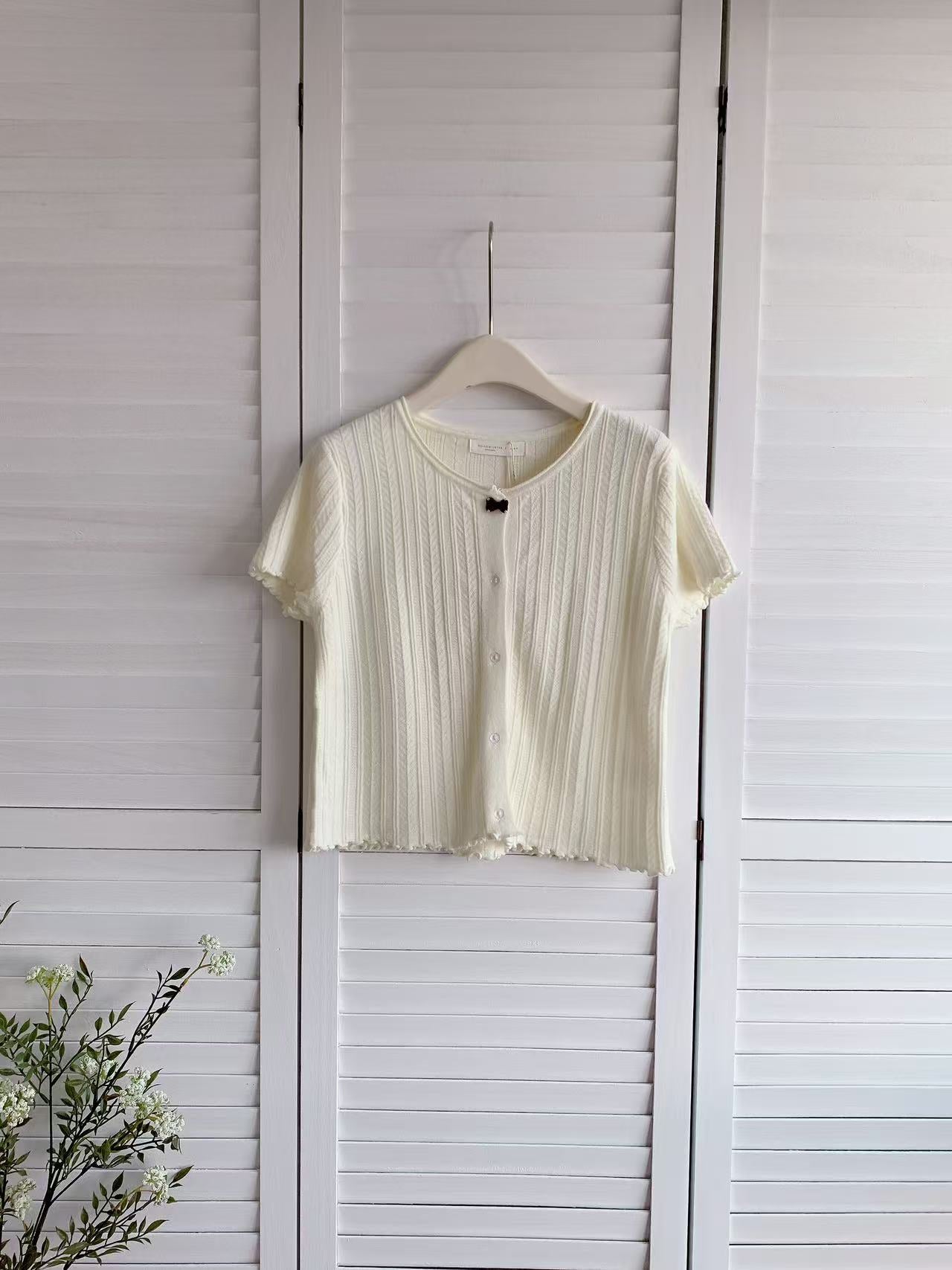 HELLO MILK TEE- 86155 心口小蝴蝶結上衣