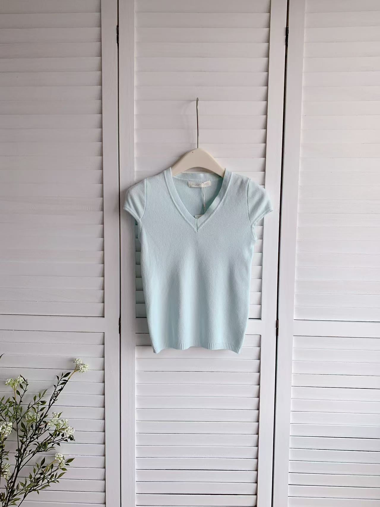 HELLO MILK TEE- 86225 V領上衣