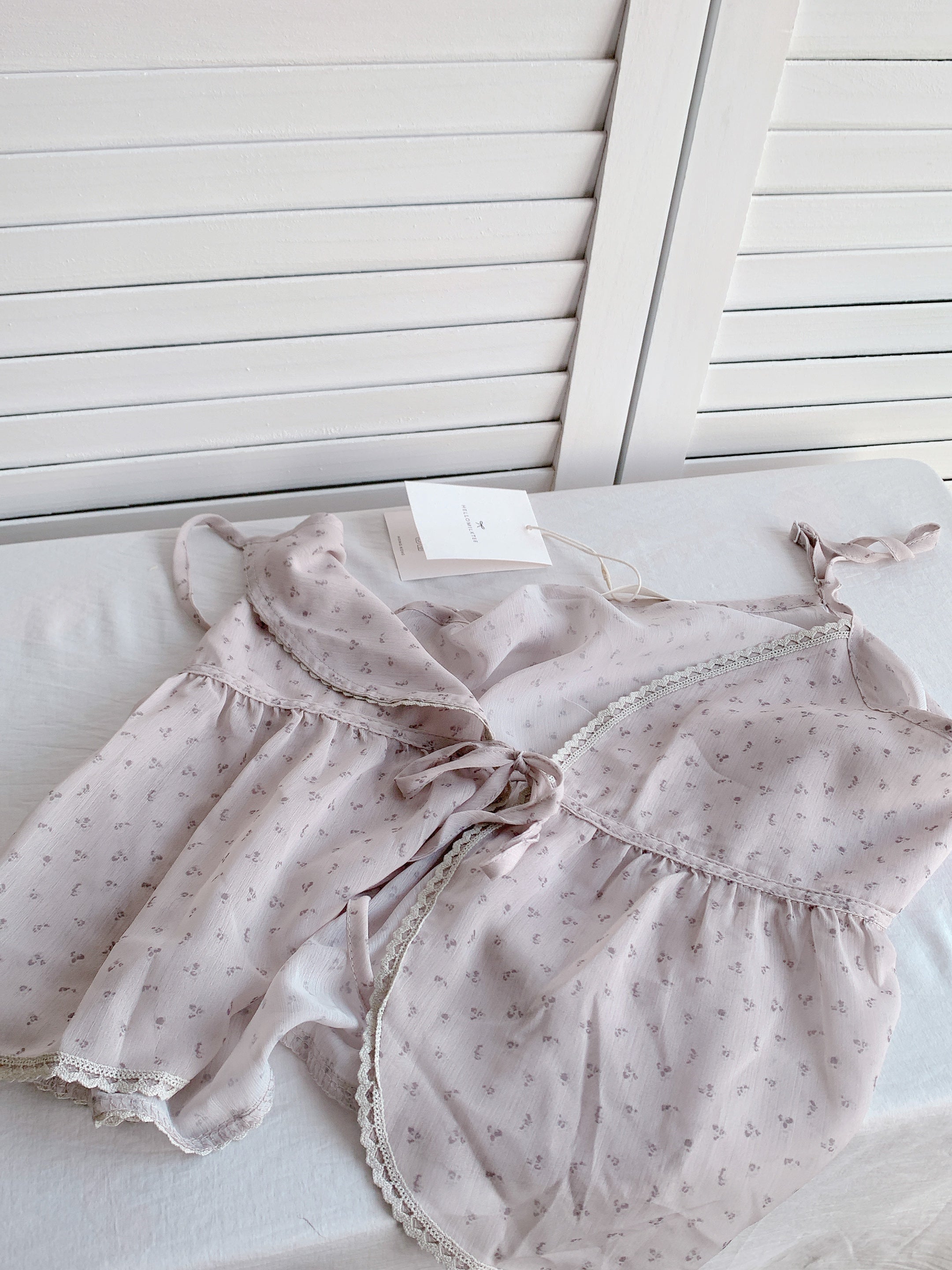 HELLO MILK TEE- 86280 碎花吊帶