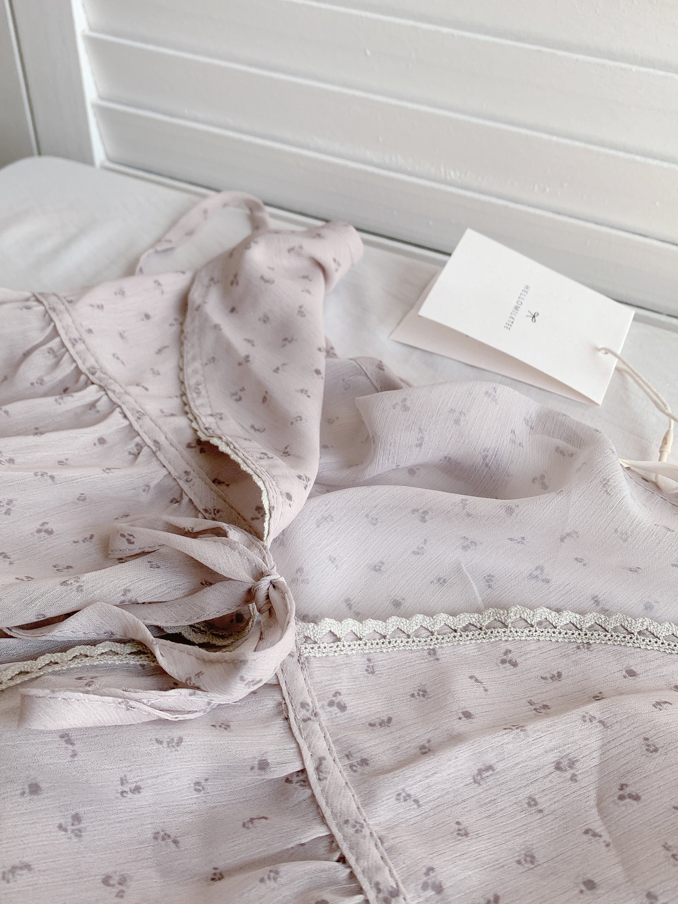 HELLO MILK TEE- 86280 碎花吊帶