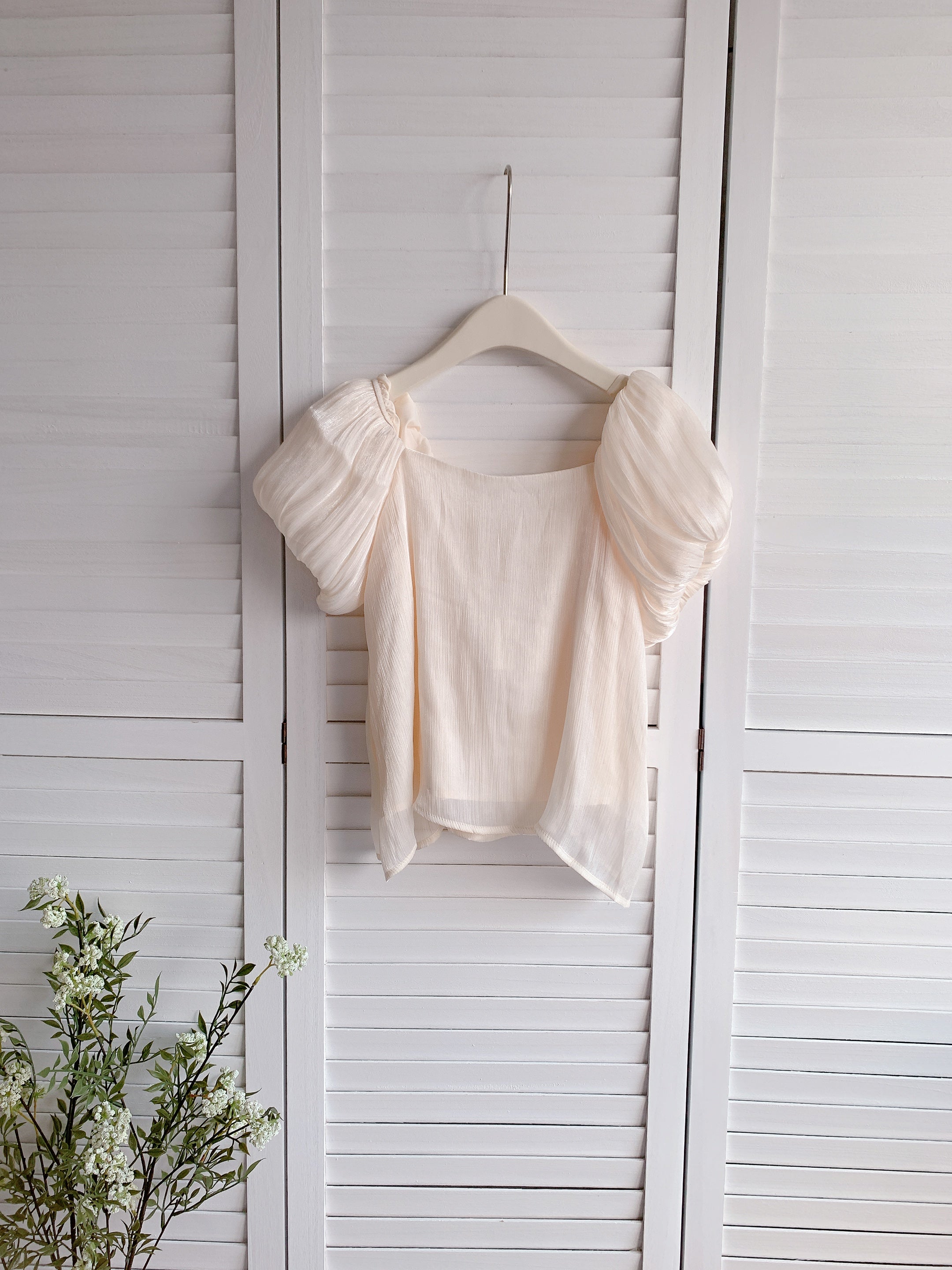 HELLO MILK TEE- 86304 泡泡袖小衫