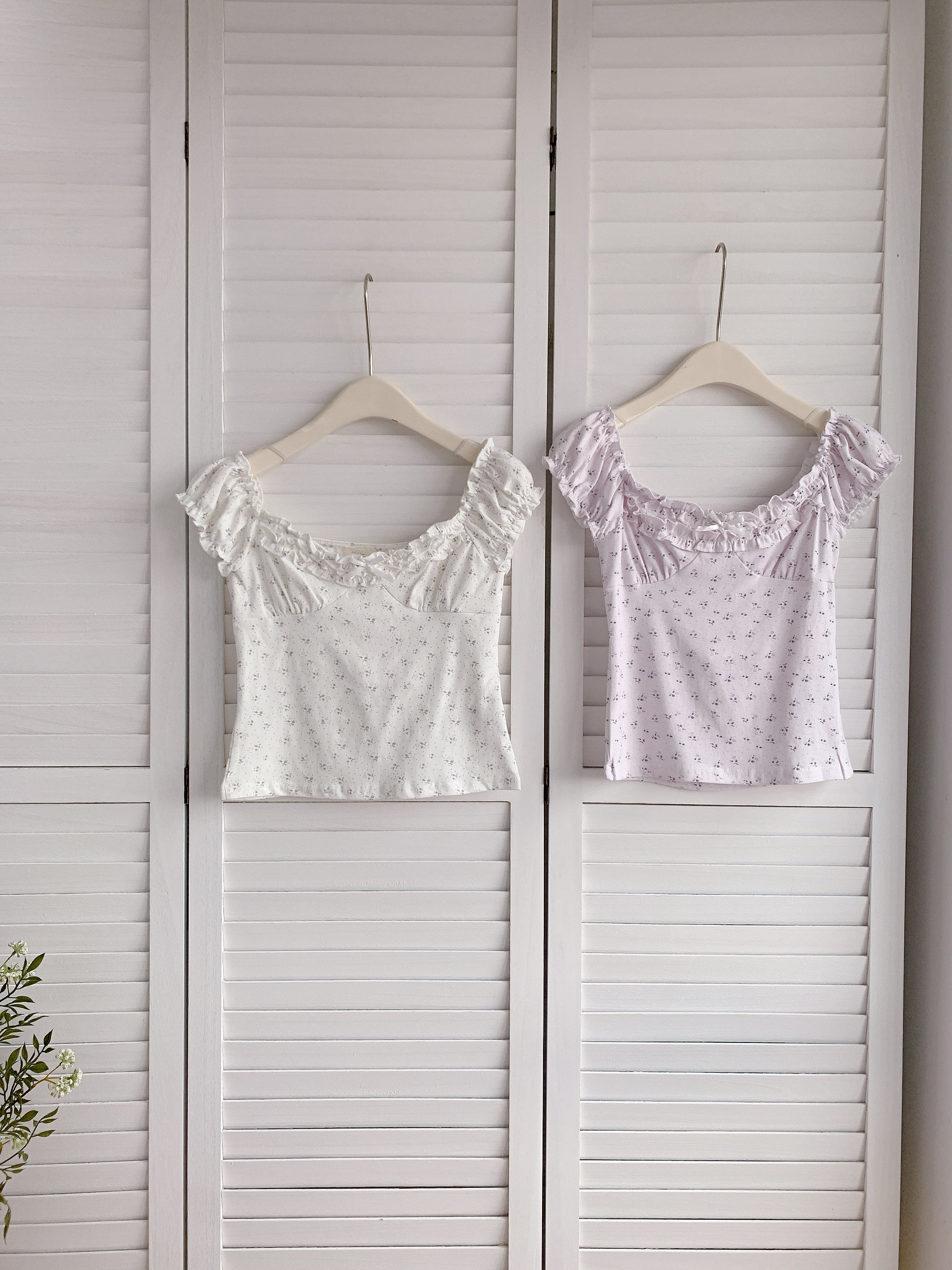 HELLO MILK TEE- 86347  碎花上衣