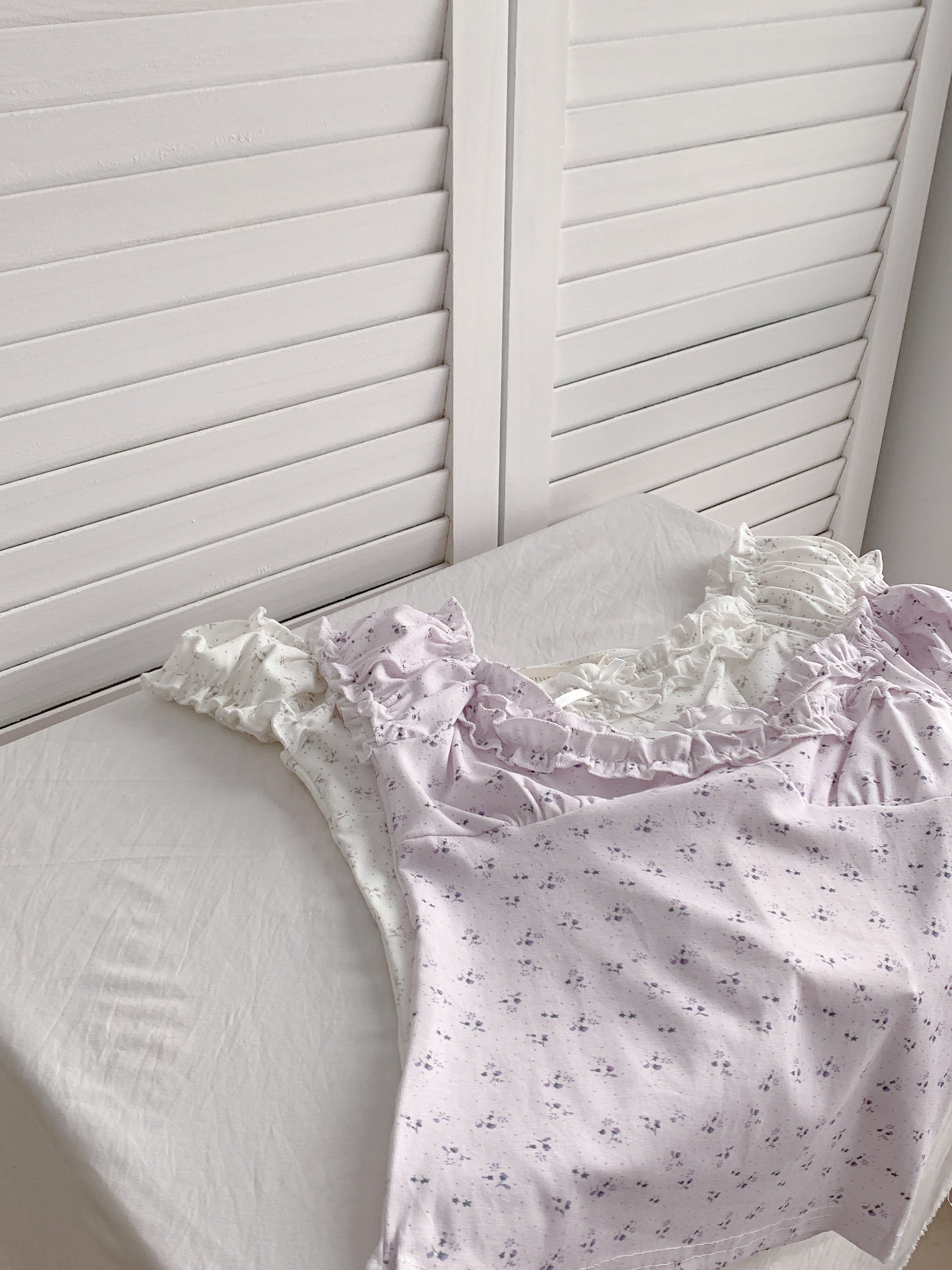 HELLO MILK TEE- 86347  碎花上衣