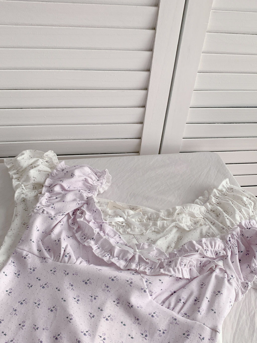 HELLO MILK TEE- 86347  碎花上衣