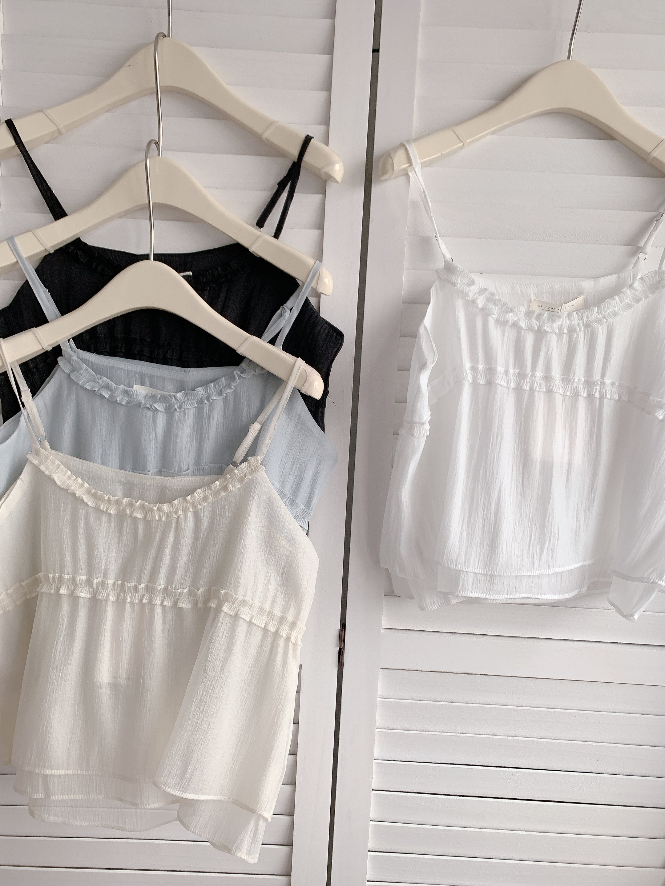 HELLO MILK TEE- 86369  木耳邊吊帶