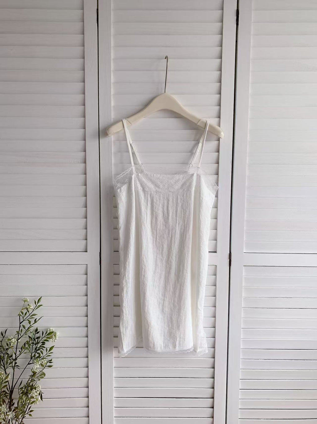 HELLO MILK TEE- 86392 簡約吊帶裙