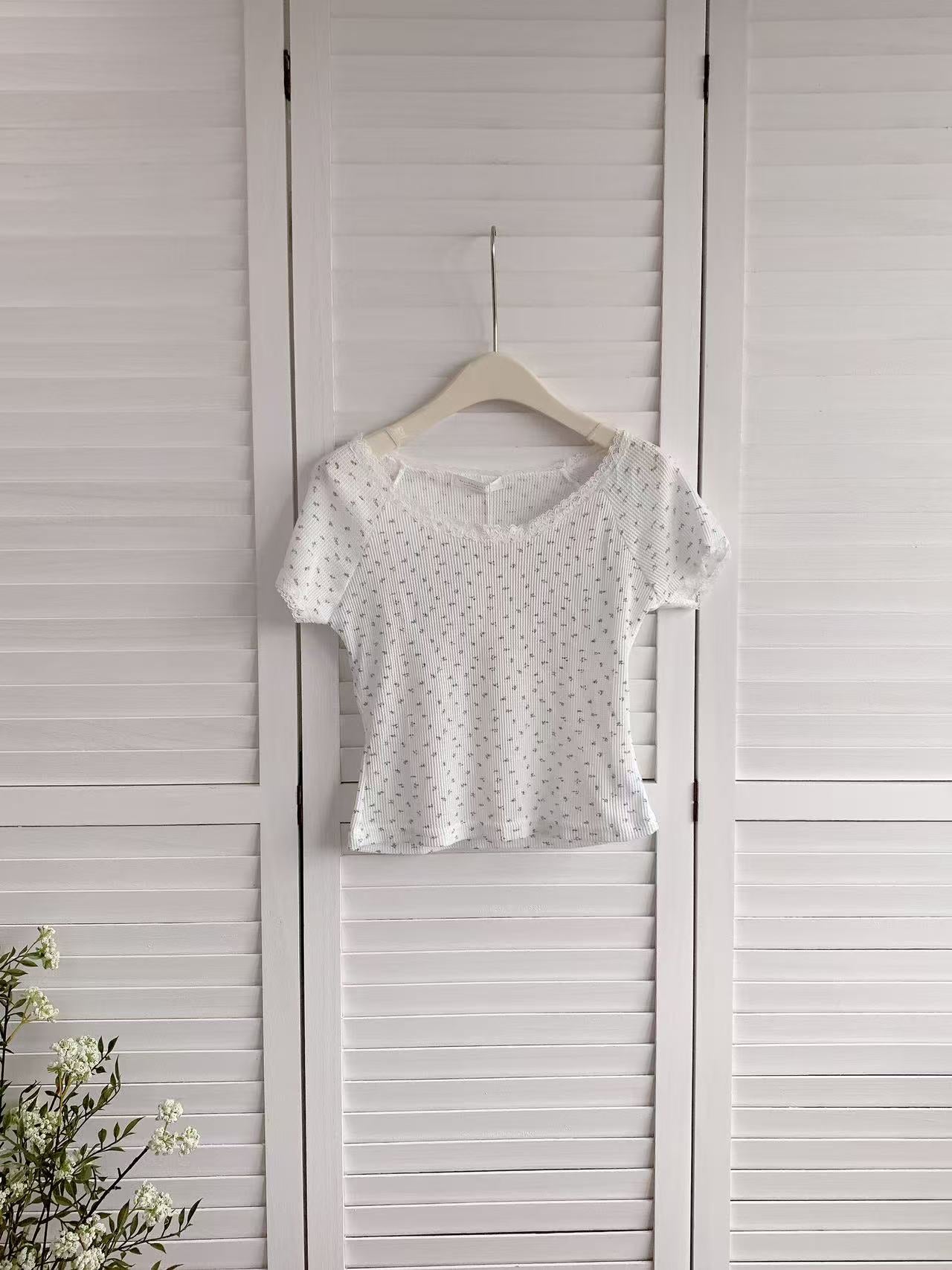 HELLO MILK TEE- 86432 碎花小衫