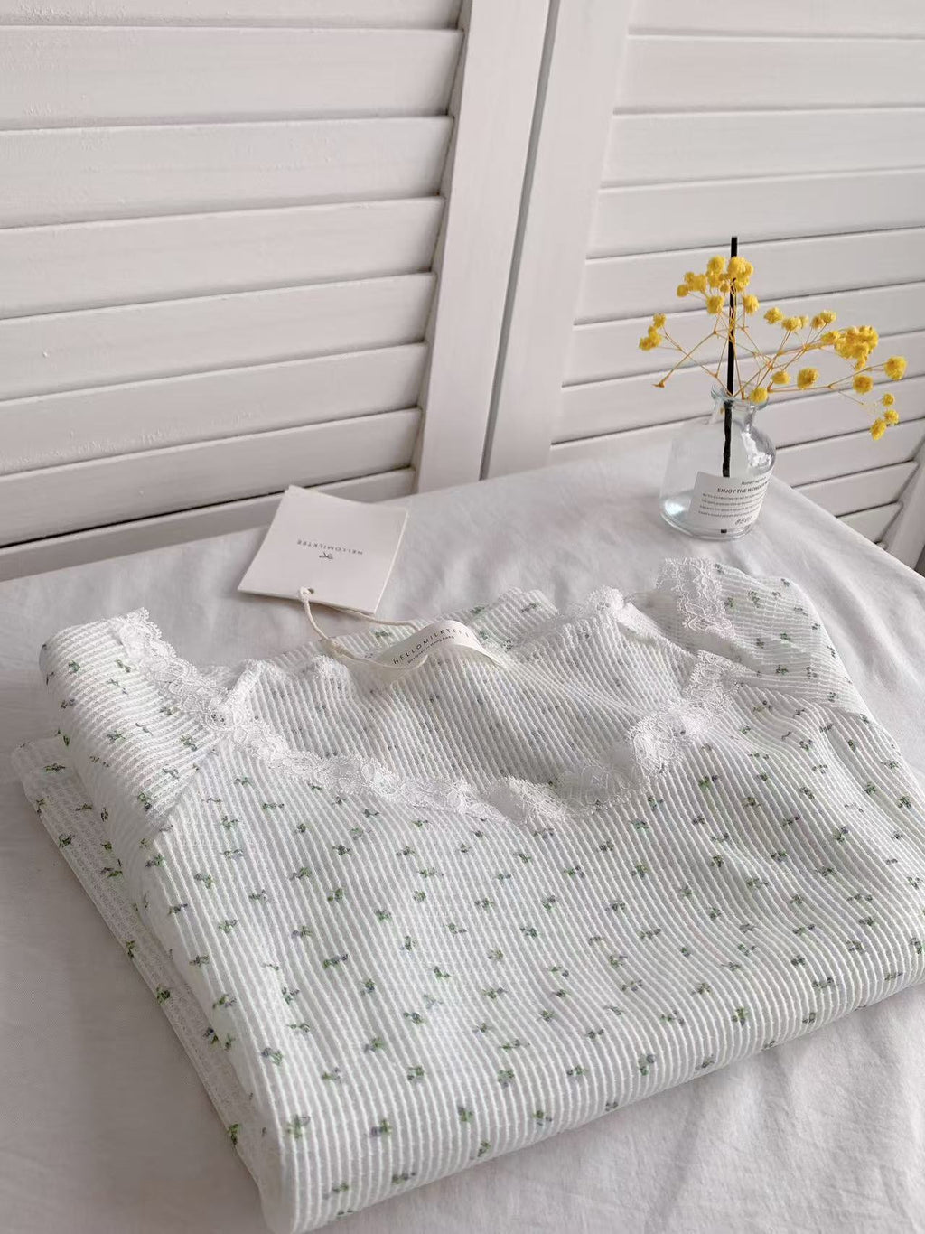 HELLO MILK TEE- 86432 碎花小衫